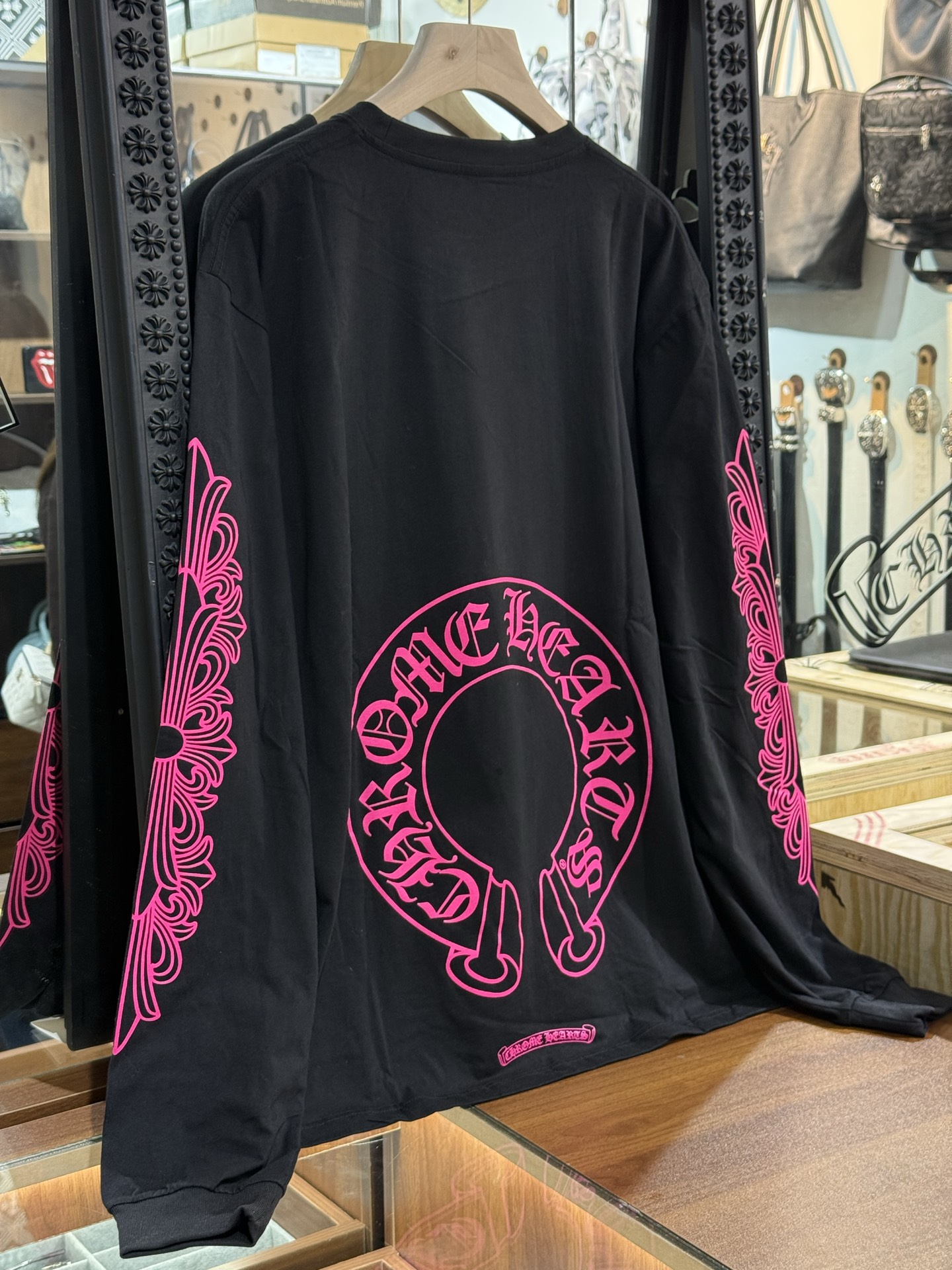 Chrome Hearts Pink Double-Sleeve Cross Vine Back Horseshoe T-Shirt, Black Long-SleeveSize: S M L XL