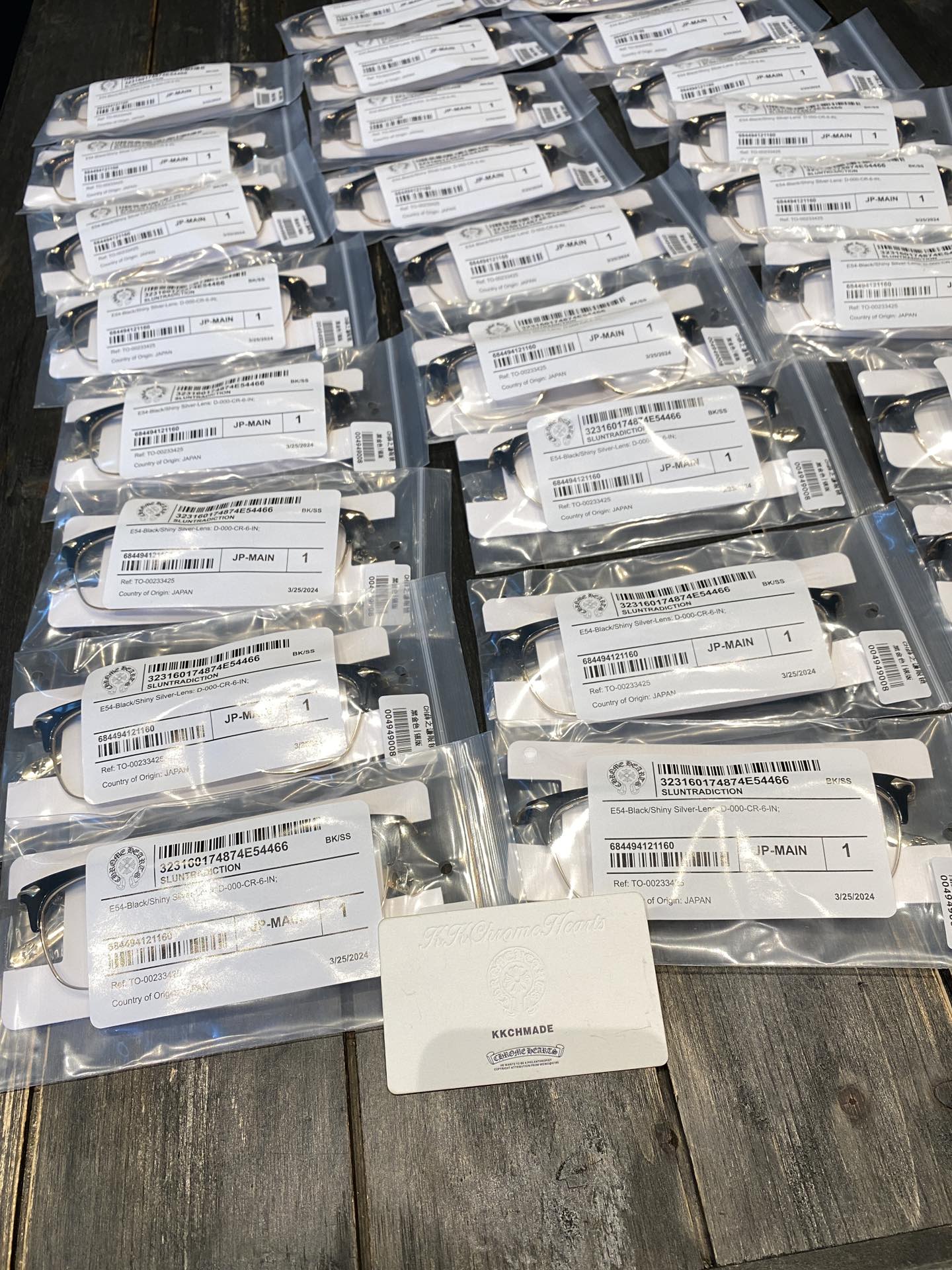 Black and gold Xue Zhiqian glasses - massive shipment!