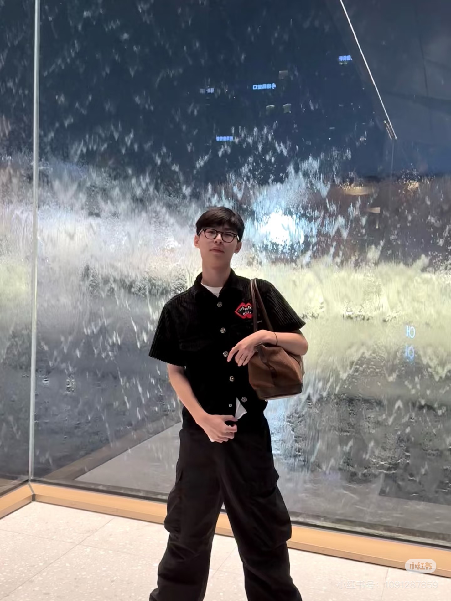 Chrome Hearts Exclusive Mattyboy Red Lips Corduroy ShirtHardware is original molded and silver-plated. Lining is identical to the authentic product.Sizes S-XL