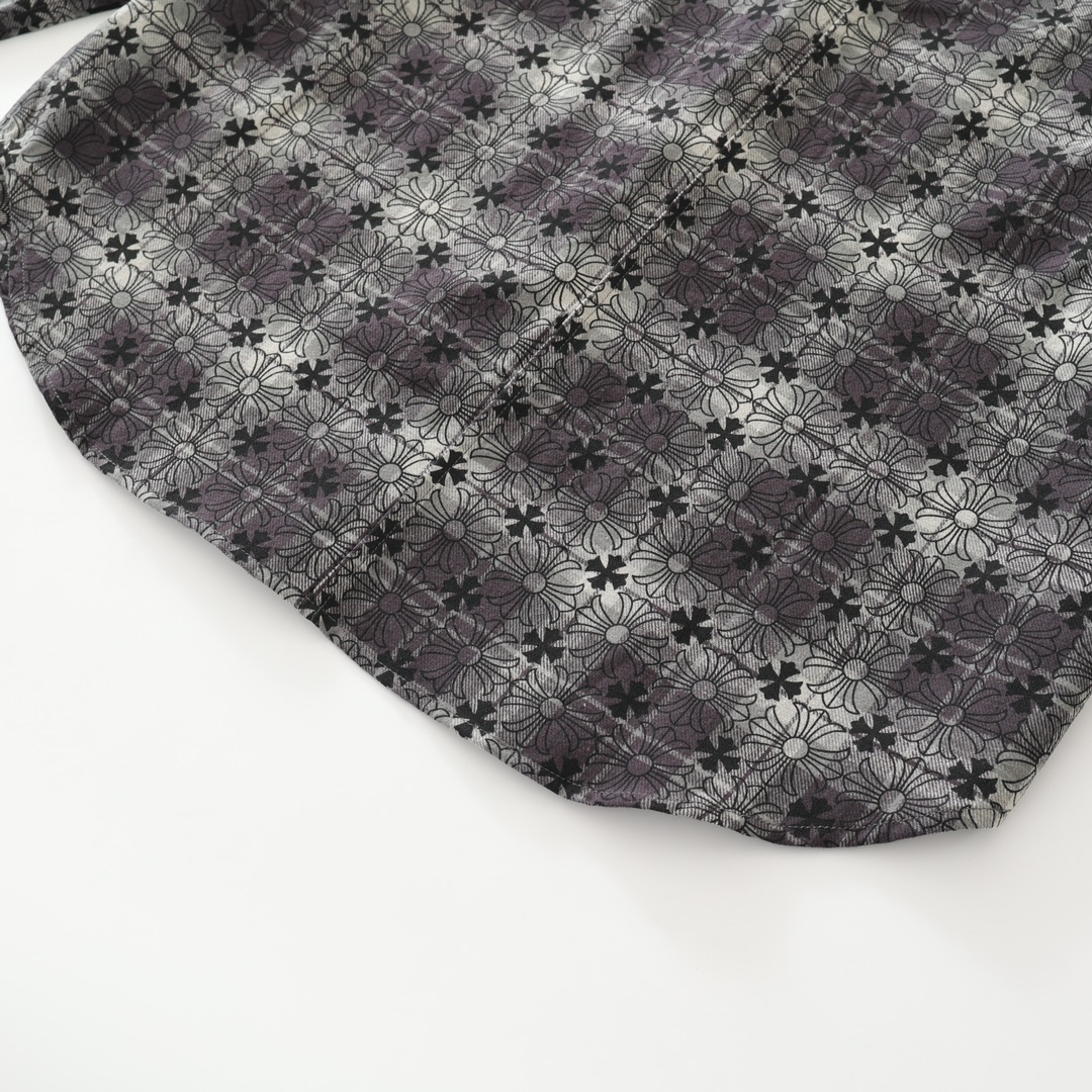 CH's new all-over print shirt with subtle pattern. All sizes are now available. Made of 100% cotton sesame-patterned checkered fabric with a subtle print. Hand-cut with matching patterns throughout. Custom genuine leather hand-embroidered sleeves. Cu