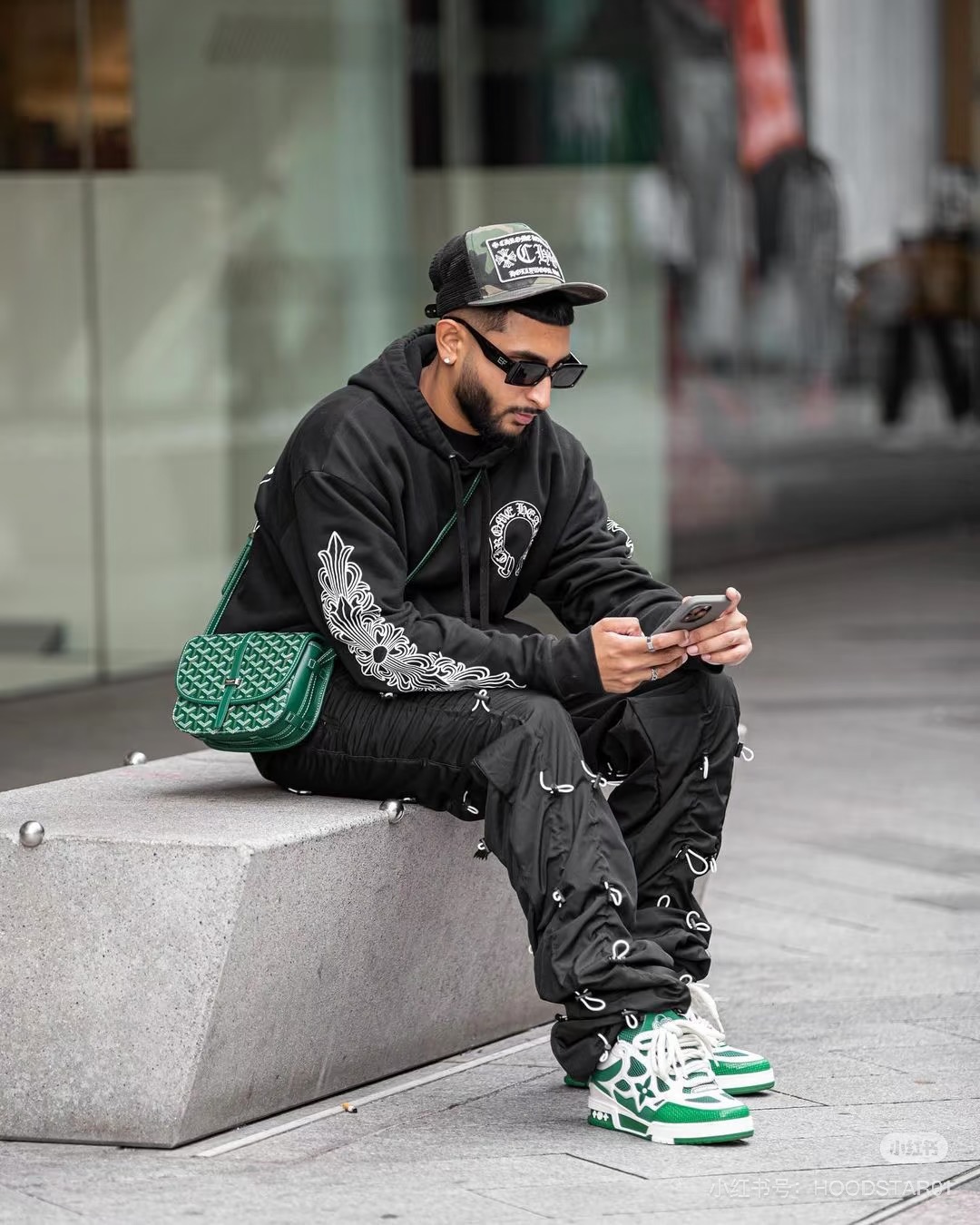 Chrome Heart Classic Black Horseshoe Floral Print Hooded SweatshirtThin Fleece LiningOriginal Print ProcessSizes S-XL