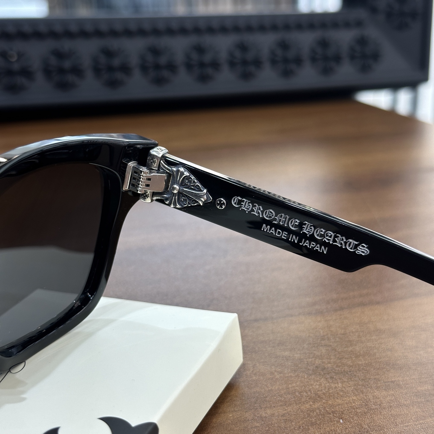 CH Sunglasses Model: BOX-OFFICER Size: 56-19-144