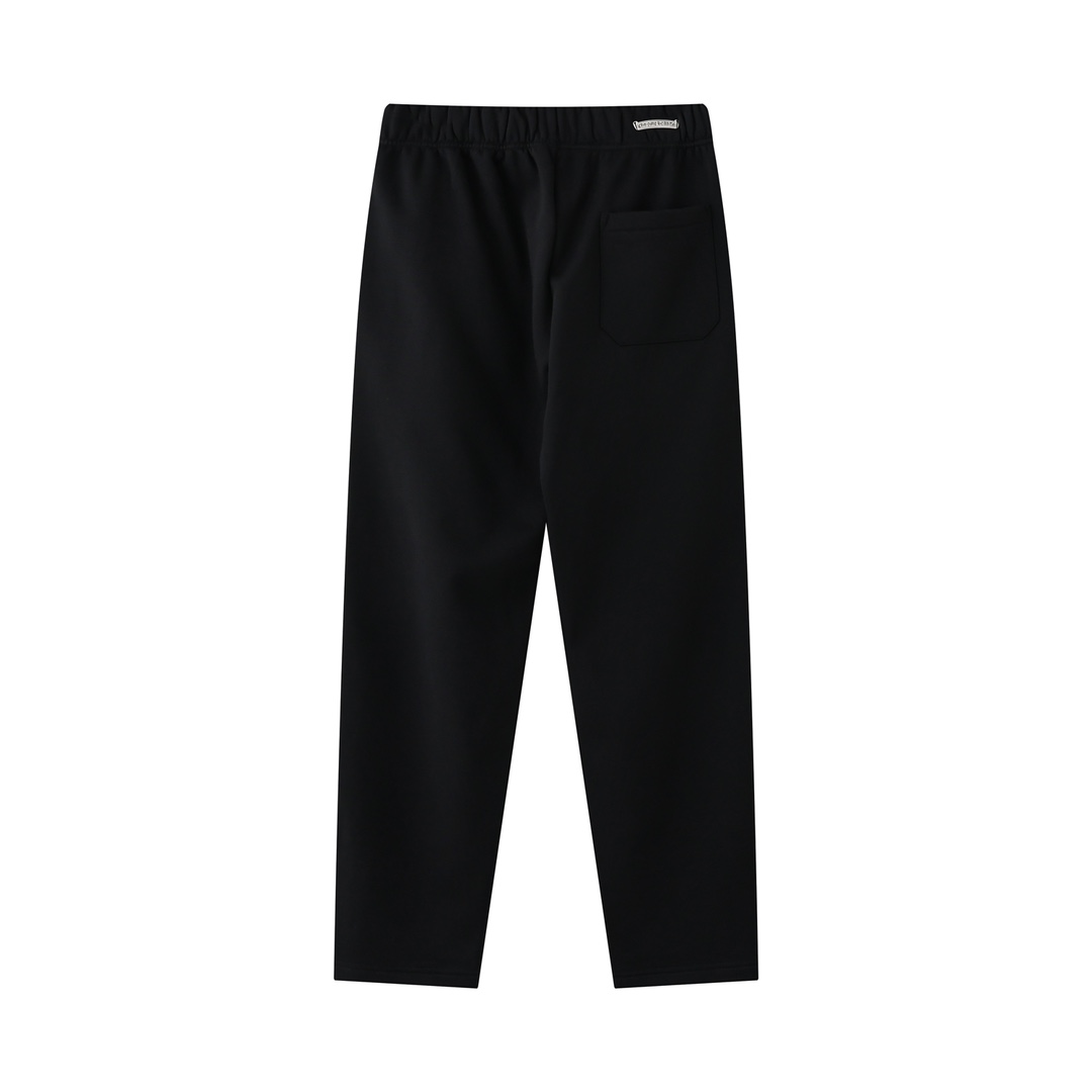 CH's new embroidered fleece trousers are now available in all sizes. Made of 350g 100% cotton fleece, they are soft, comfortable, and feature a garment-washed finish. They boast imported TAJIMA machine-set embroidery, custom-made sterling silver curv