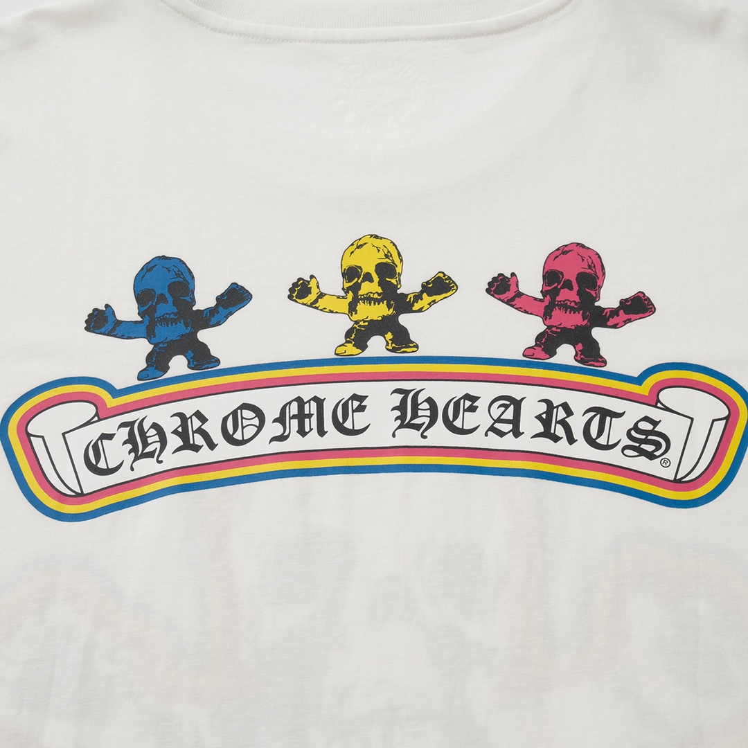 CH Foti Skull T-Shirt. Made of 230g 100% cotton. The print uses a thermosetting ink process. Custom-made accessories. Produced by a major manufacturer, demonstrating exceptional craftsmanship. Comfortable and natural to wear. Sizes S-XL