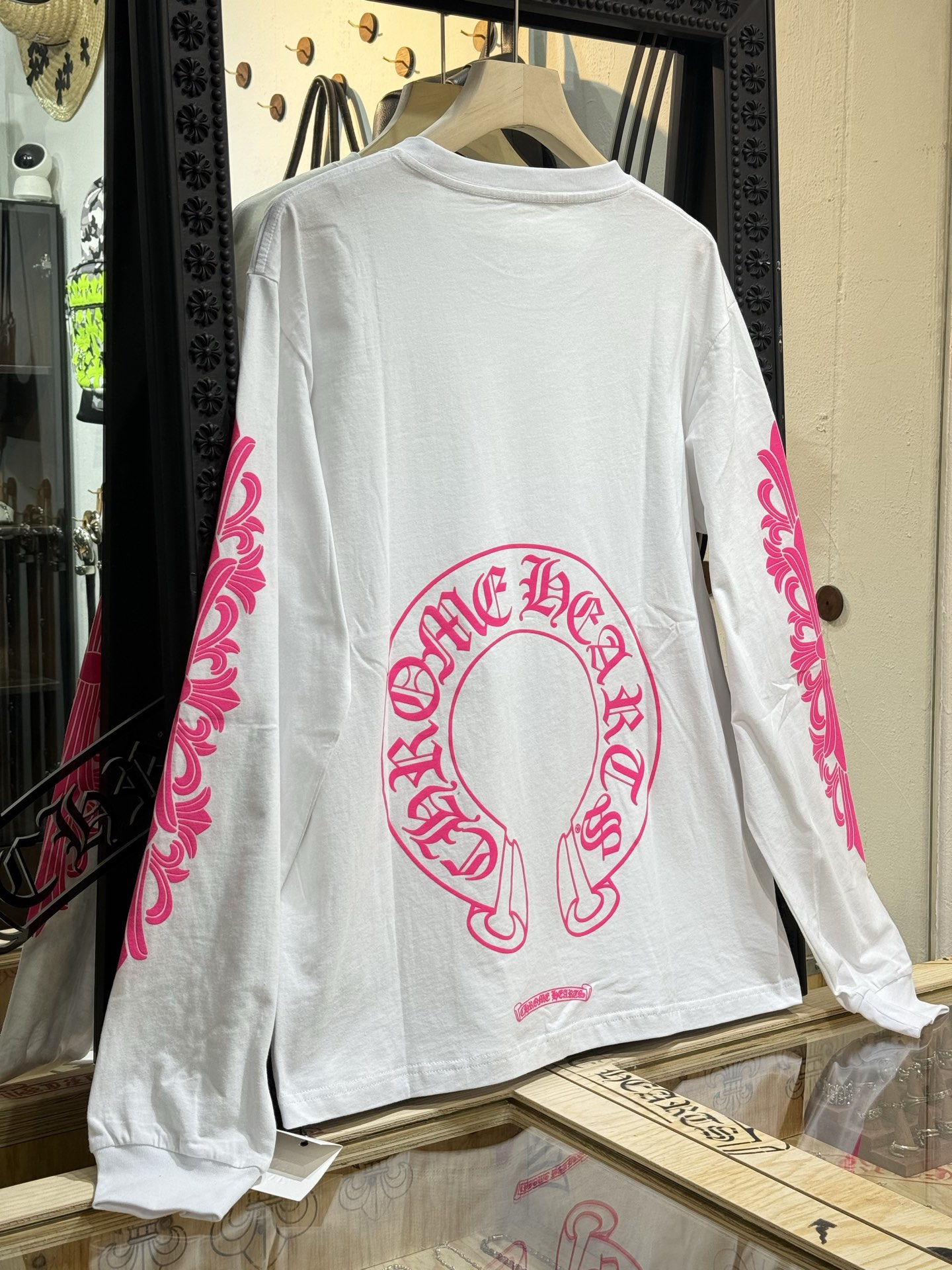 Chrome Hearts Pink Double-Sleeve Cross Vine Back Horseshoe T-Shirt, White Long-SleeveSize: S M L XL
