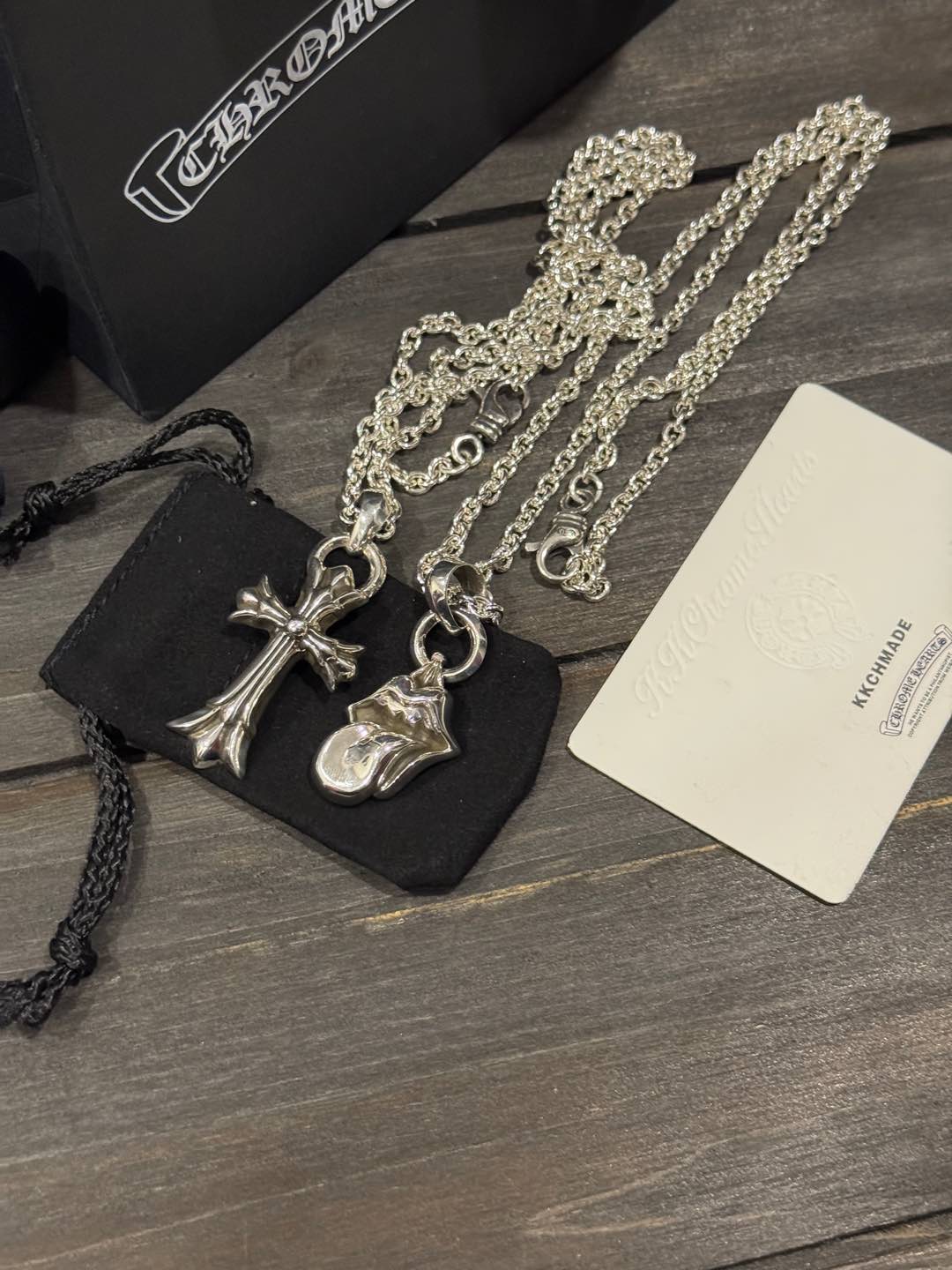 Customer order number: Medium double-layer cross + lobster chain