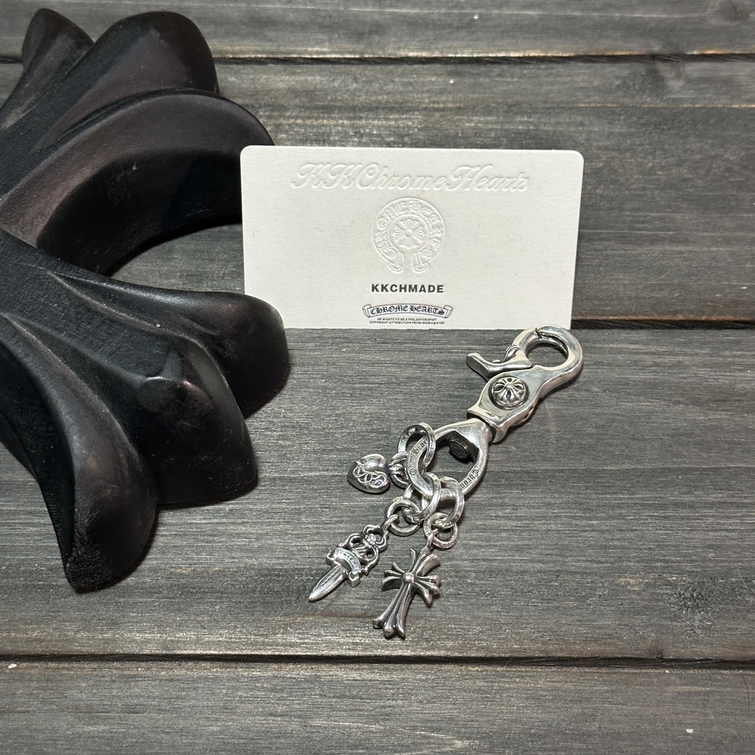 Custom-ordered multi-element pendant keychain