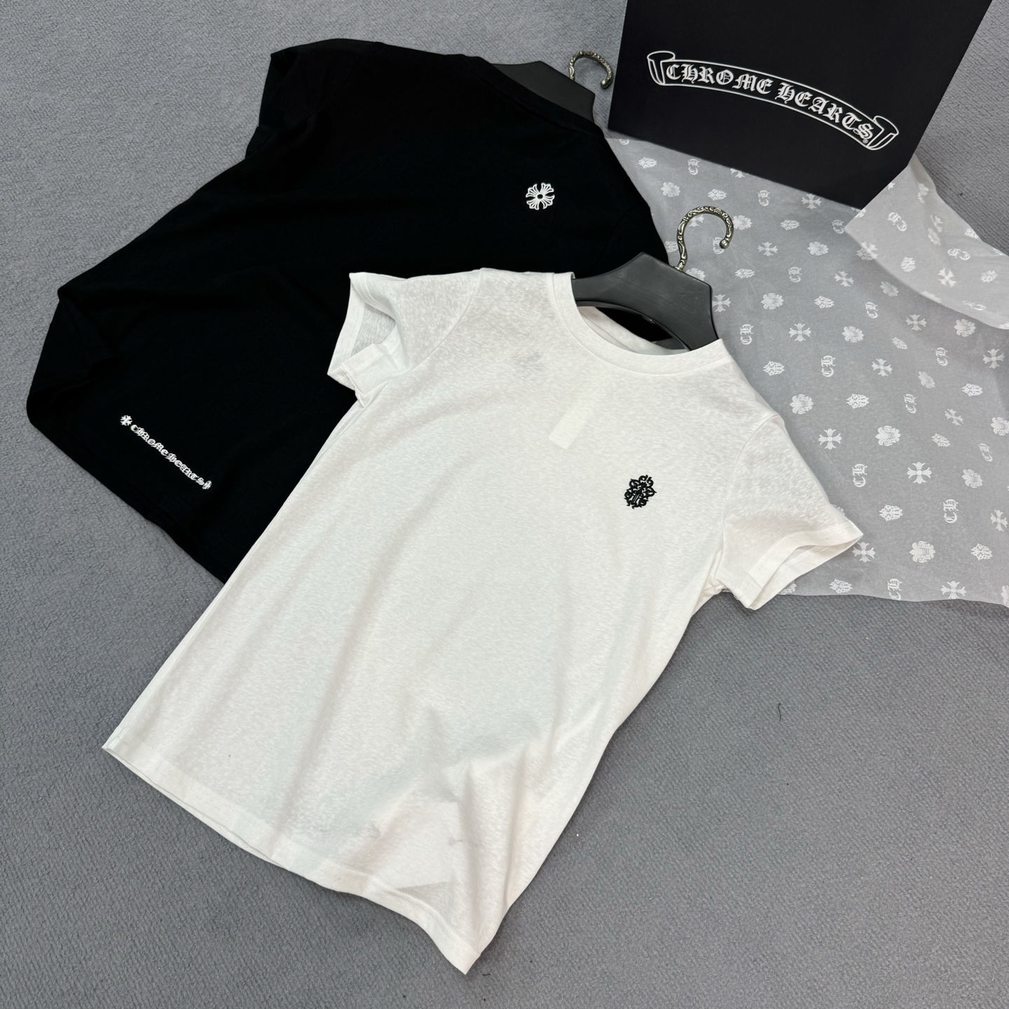 Chrome Hearts GRP Y Embroidered Slim Fit Women's Short-Sleeve T-ShirtCustom-knitted 160g high-sheer pure cotton fabric, 3D embroidered details, in stock and ready to shipSizes: S M L XL