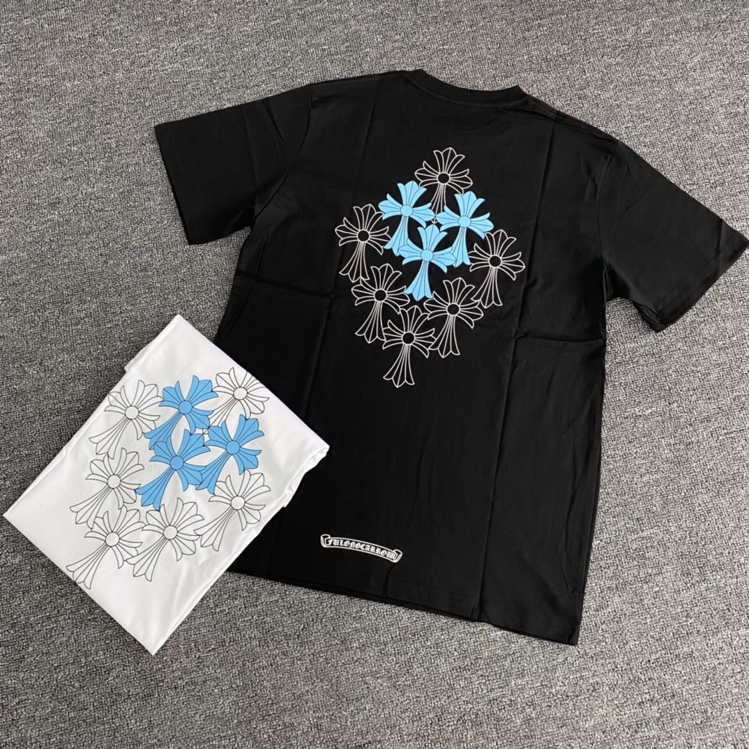 Chrome Hearts new cross print short-sleeved T-shirt. Made of 230g combed 26s cotton single-sided fabric. Features four fixed-position 3D pockets on the chest. The floral print is hand-printed using plastisol ink; the print is colorfast. Sizes S, M, L