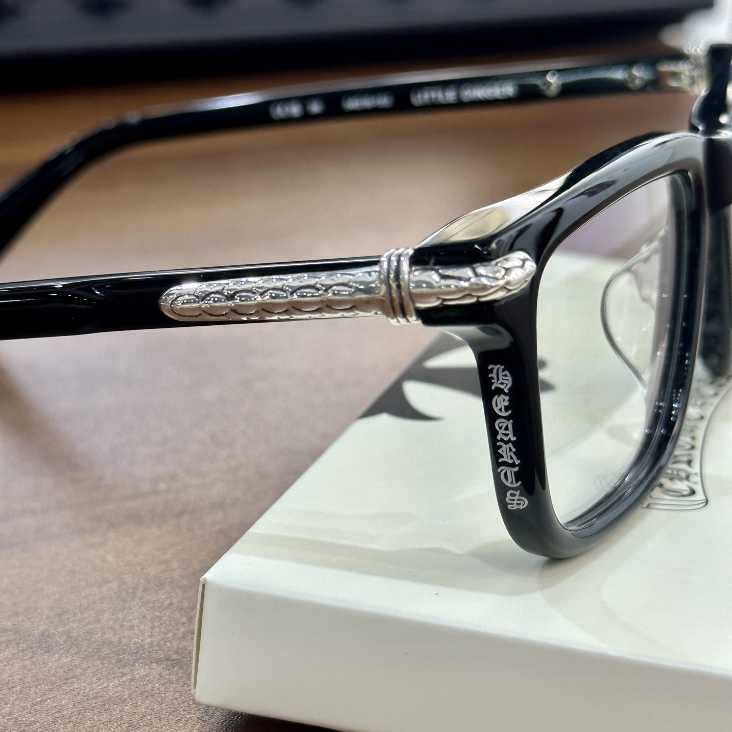 CH Eyeglasses Model: LITTLE DINGERSize: 54□18 152