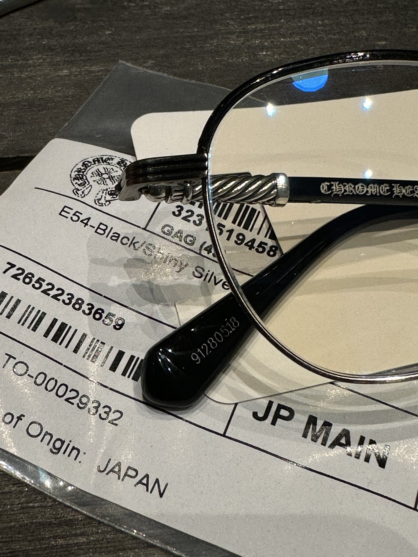 Chrome Hearts GAG EyeglassesExclusive silver version GAG eyeglasses, perfectly replicating details.We previously made a batch of silver version glasses, and recently some customers have been requesting them again.So we're making another batch!