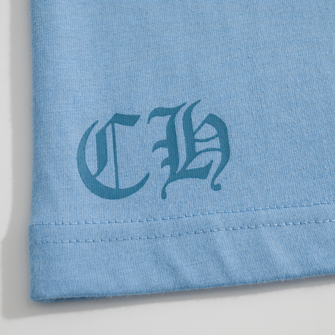 CH Miami Exclusive Horseshoe Print Short-Sleeve T-ShirtIdentical dark print, distressed washed dusty blue, exclusive wash process for a retro look. Made with 190g thickened fabric for a crisp and structured fit. Double stitching reinforces the neck