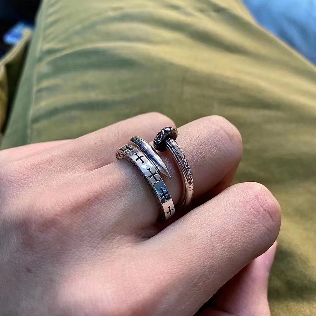 𝐂𝐡𝐫𝐨𝐦𝐞 𝐡𝐞𝐚𝐫𝐭𝐬 Nail RingTwo styles available: floral head nail and flat head nail925 sterling silver with an antique finish. Original purchase and redesigned.Chance of passing a Y-version. Easily save 2000.