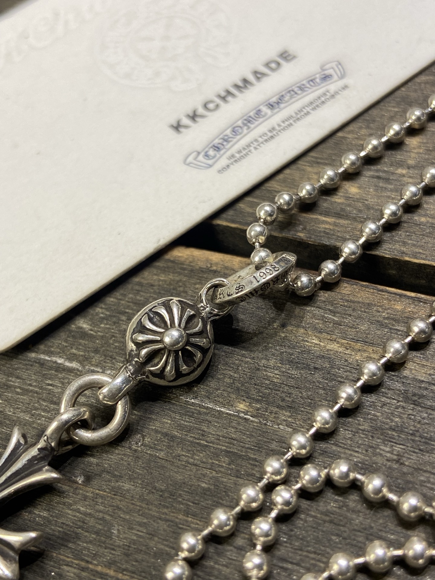 Single ball cross chain, in stock and ready to ship immediately.