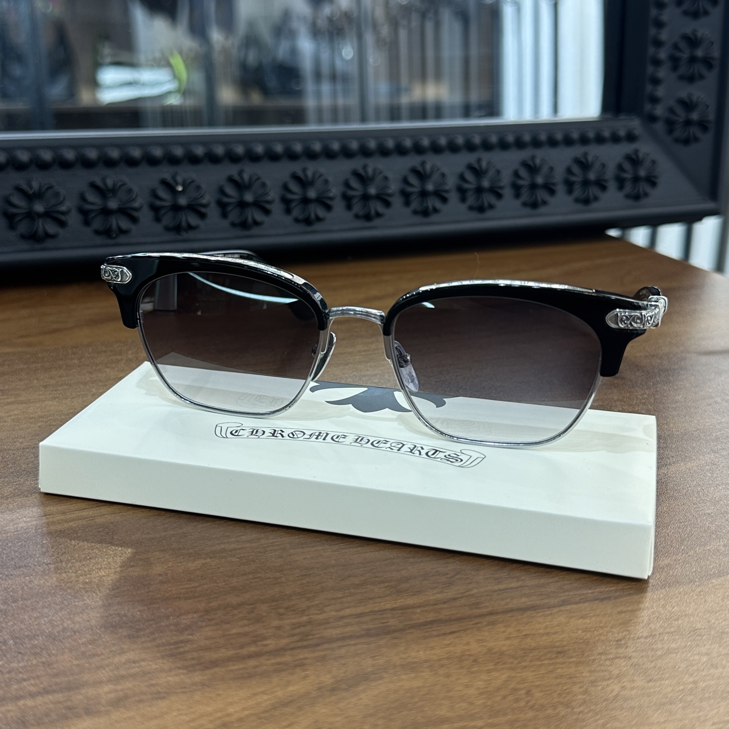 CH Sunglasses Model: Smile IIMaterial: 925 SilverSize: 54 (18-146mm)