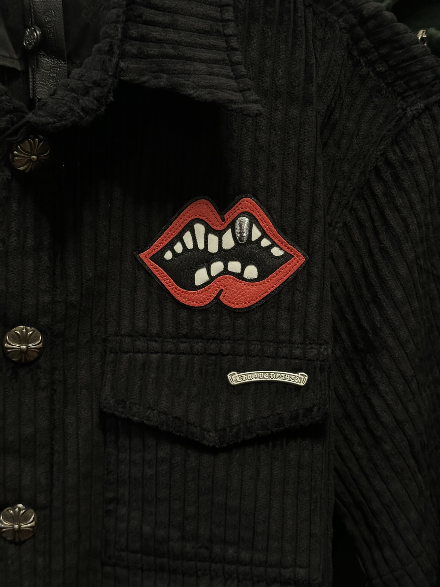 Chrome Hearts Exclusive Mattyboy Red Lips Corduroy ShirtHardware is original molded and silver-plated. Lining is identical to the authentic product.Sizes S-XL