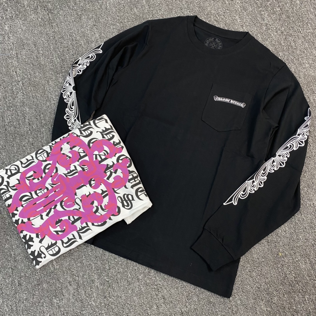 Chrome Hearts 23FW New Arrival Sanskrit Sword Long-Sleeved ShirtFurniture: Custom-woven and dyed 40% count 230g pure cotton, single-sided reactive dyeing. The entire garment features a hand-printed thermosetting ink, resulting in a slightly matte f