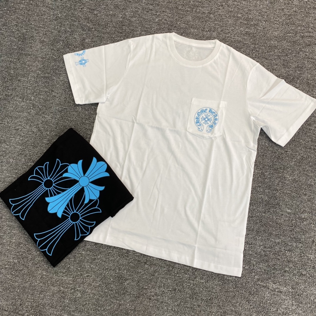 Chrome Hearts CH23SS Blue Short-Sleeve T-Shirt with Large CrossFabric: Custom-woven and dyed 40% count 230g pure cotton, single-sided reactive dyeing. The entire garment features a hand-printed thermosetting ink, resulting in a slightly matte finish