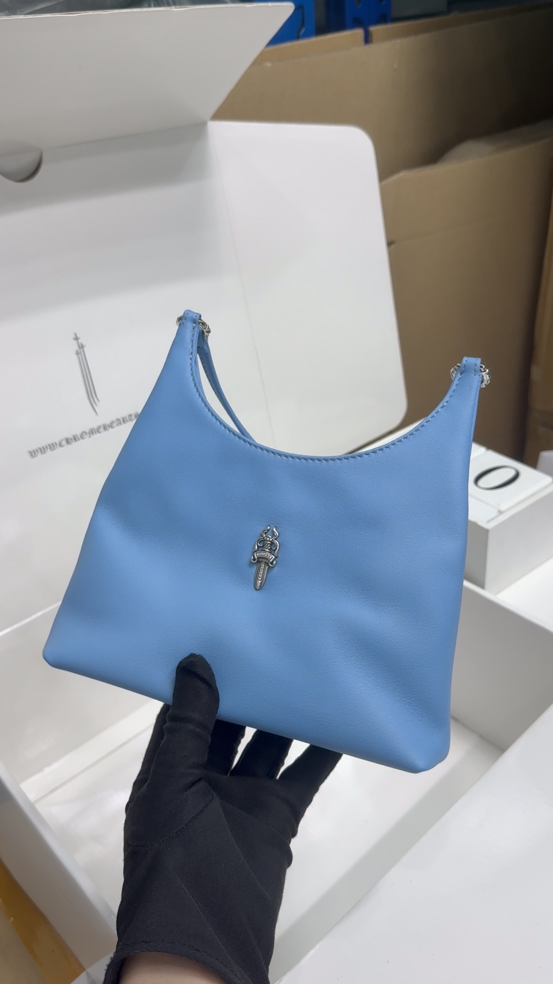 Customer ordered 📸 Lake blue sword-shaped underarm bag