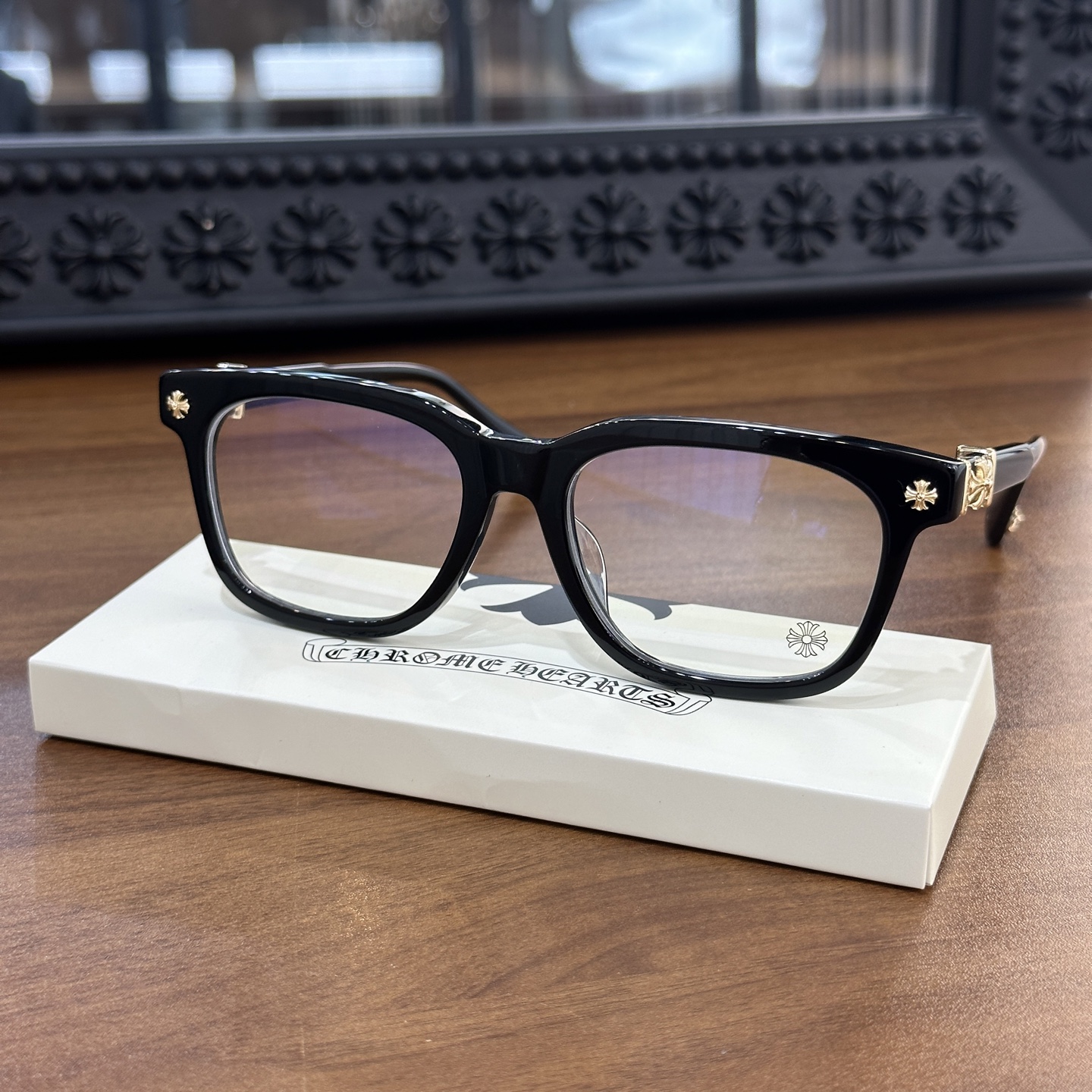 CH Eyeglasses Model: COX UCKERSize: 52 (19-153)