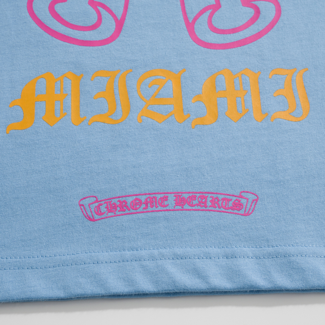 CH Miami Exclusive Horseshoe Print Short-Sleeve T-ShirtIdentical dark print, distressed washed dusty blue, exclusive wash process for a retro look. Made with 190g thickened fabric for a crisp and structured fit. Double stitching reinforces the neck