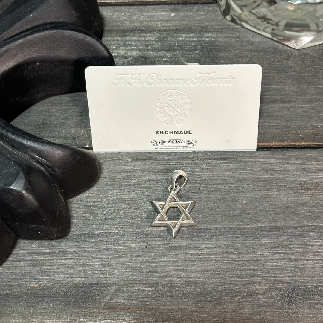 A family photo with a six-pointed star