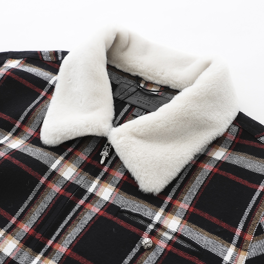 CH New style plaid shirt with lamb's wool collar. Two colors and all sizes available. Made with 11-count double-ply 240g cotton yarn (260g after washing). Laser infrared positioning. Hand-cut for perfect alignment. (Custom-woven black jacquard lining