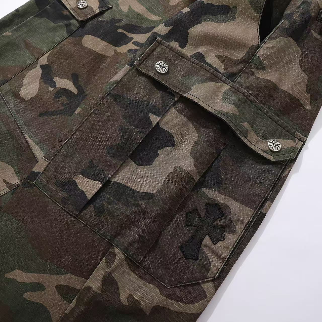 CH Chrome Hearts Cargo Camouflage PantsFurniture: Custom-woven and dyed 100% cotton checkered fabric. Checkered size matches YB (original label). ⚠️Not a common market product. YB 1:1 custom-made silver buckle. ⚠️Not a common market product. Custom