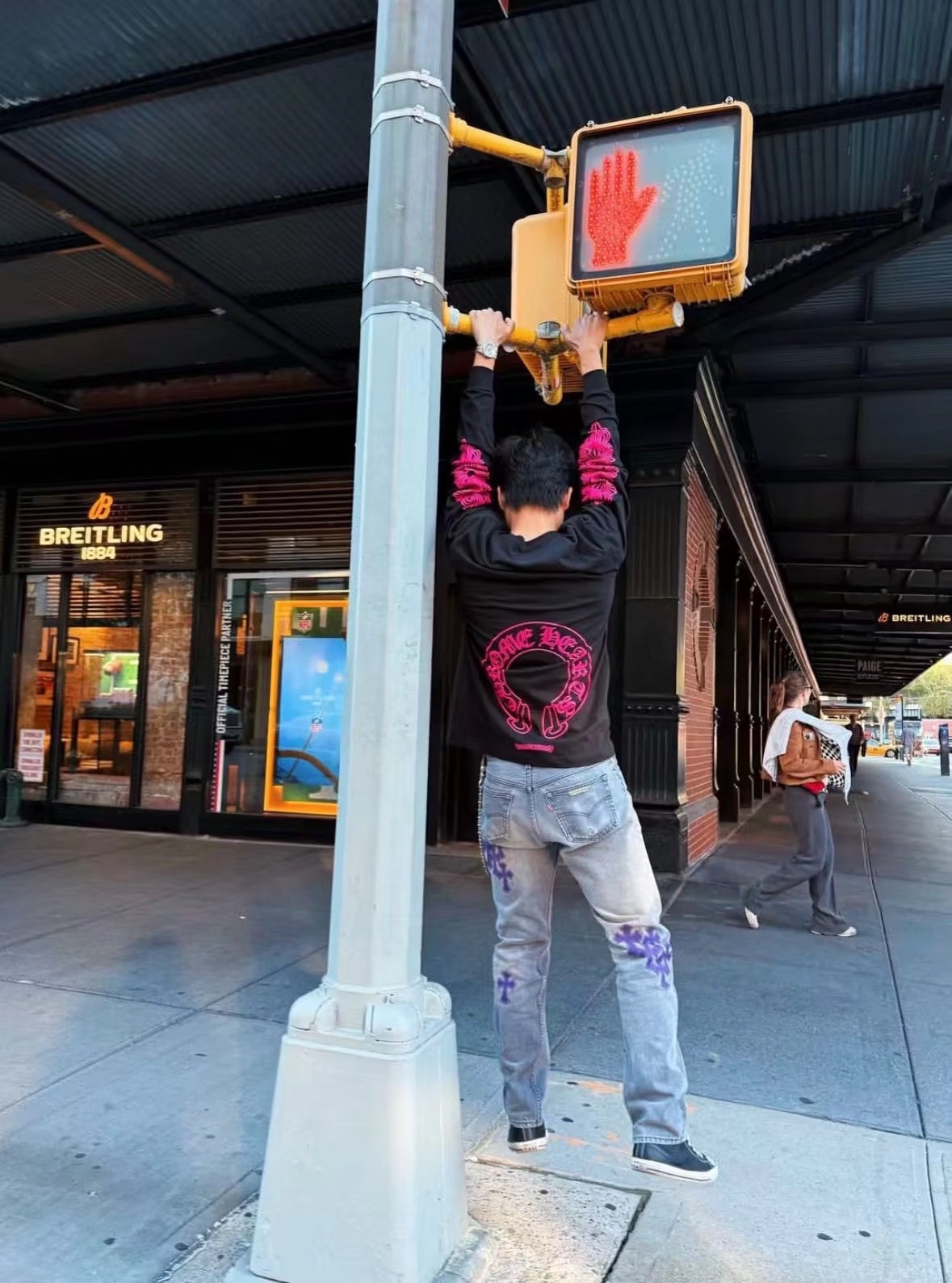 Chrome Hearts Pink Double-Sleeve Cross Vine Back Horseshoe T-Shirt, Black Long-SleeveSize: S M L XL