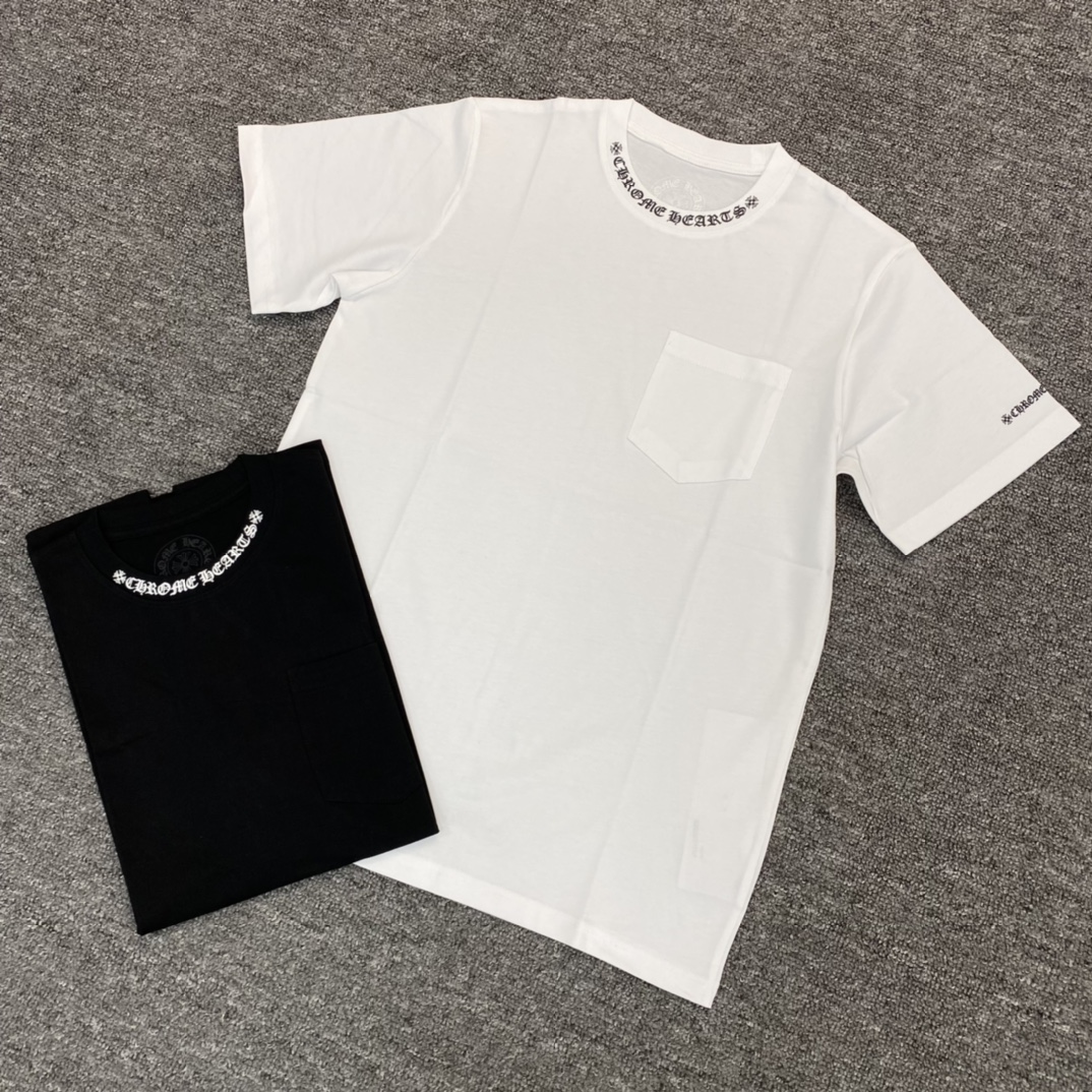 Chrome Hearts CH Simple Neckline Sanskrit Short-Sleeve T-ShirtFabric: Custom-woven and dyed 40% count 230g pure cotton, single-sided reactive dyeing. The entire garment features a hand-printed thermosetting ink, resulting in a slightly matte finish