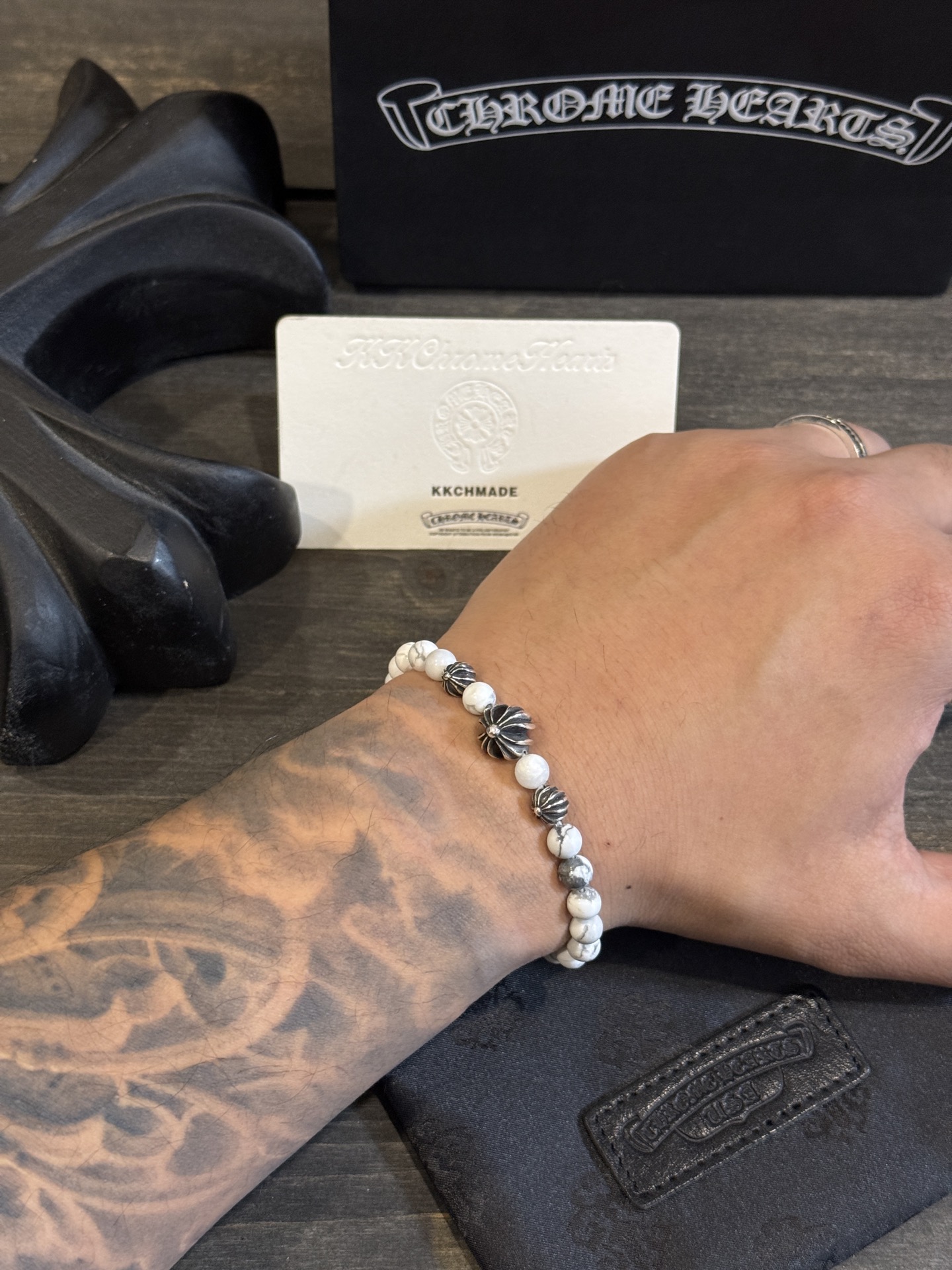 Customer order: White agate 4-silver bead bracelet