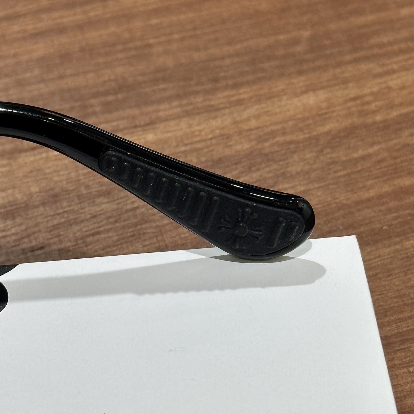 CH Sunglasses Model: DEEP IIMaterial: 925 Sterling SilverSize: 57mm x 20-146mm (All logo areas are made of 925 Sterling Silver)