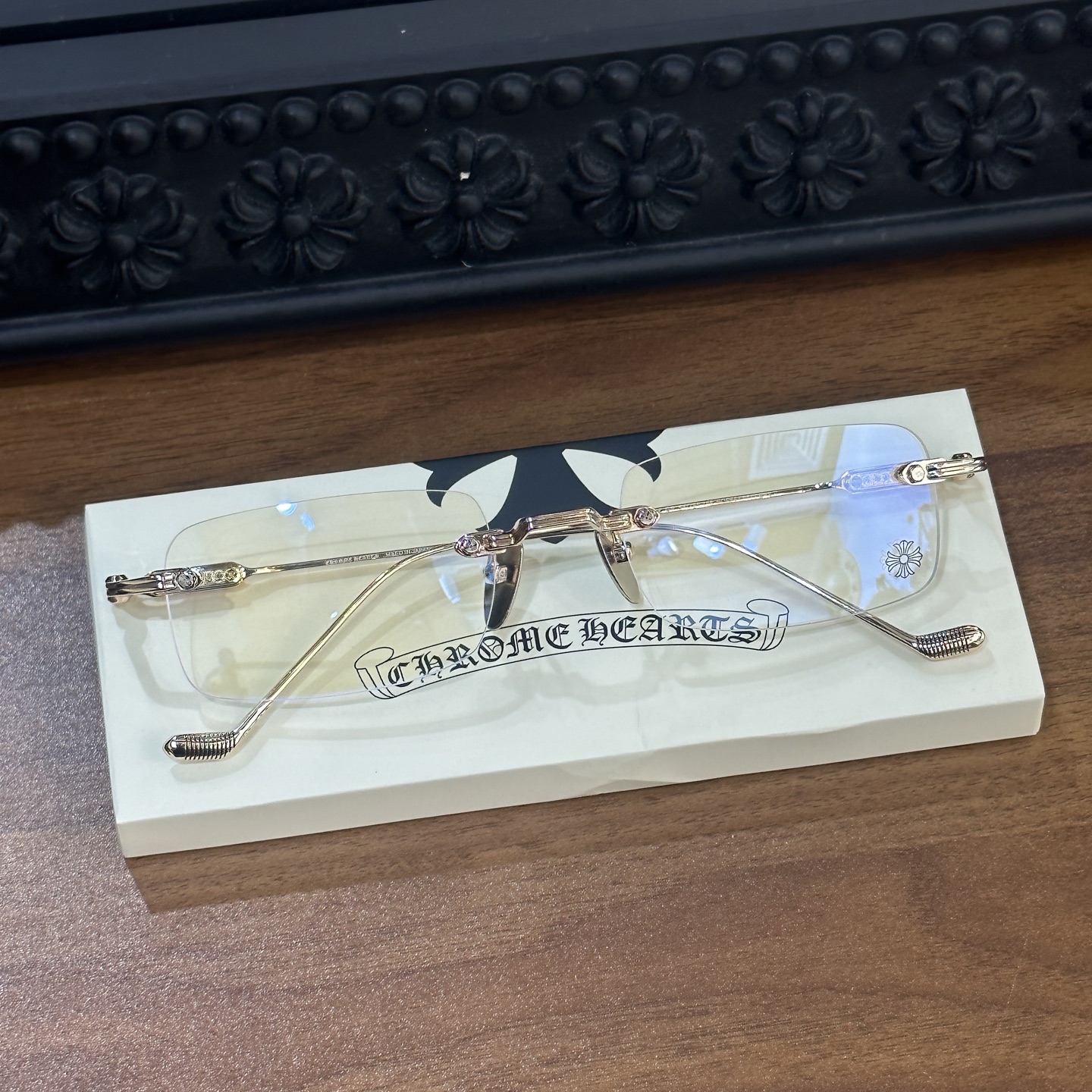 CH Rimless Gold-Wire Glasses, Model: SOFFFFFFFFERS IISize: 54-21-148