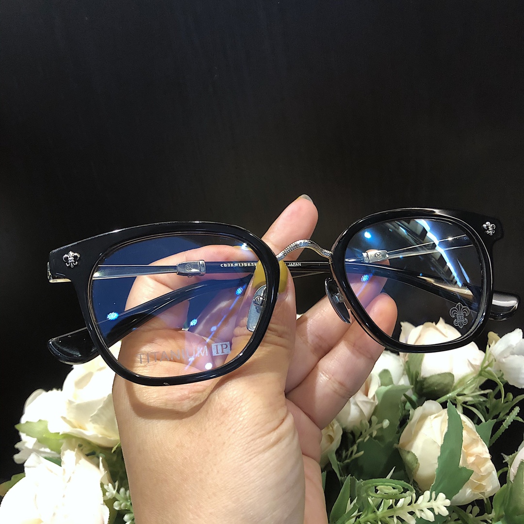 KKChromeHearts Scout Floral Black-rimmed GlassesSize: Lens width 53mm, Temple width 150mm, Total width 148mm