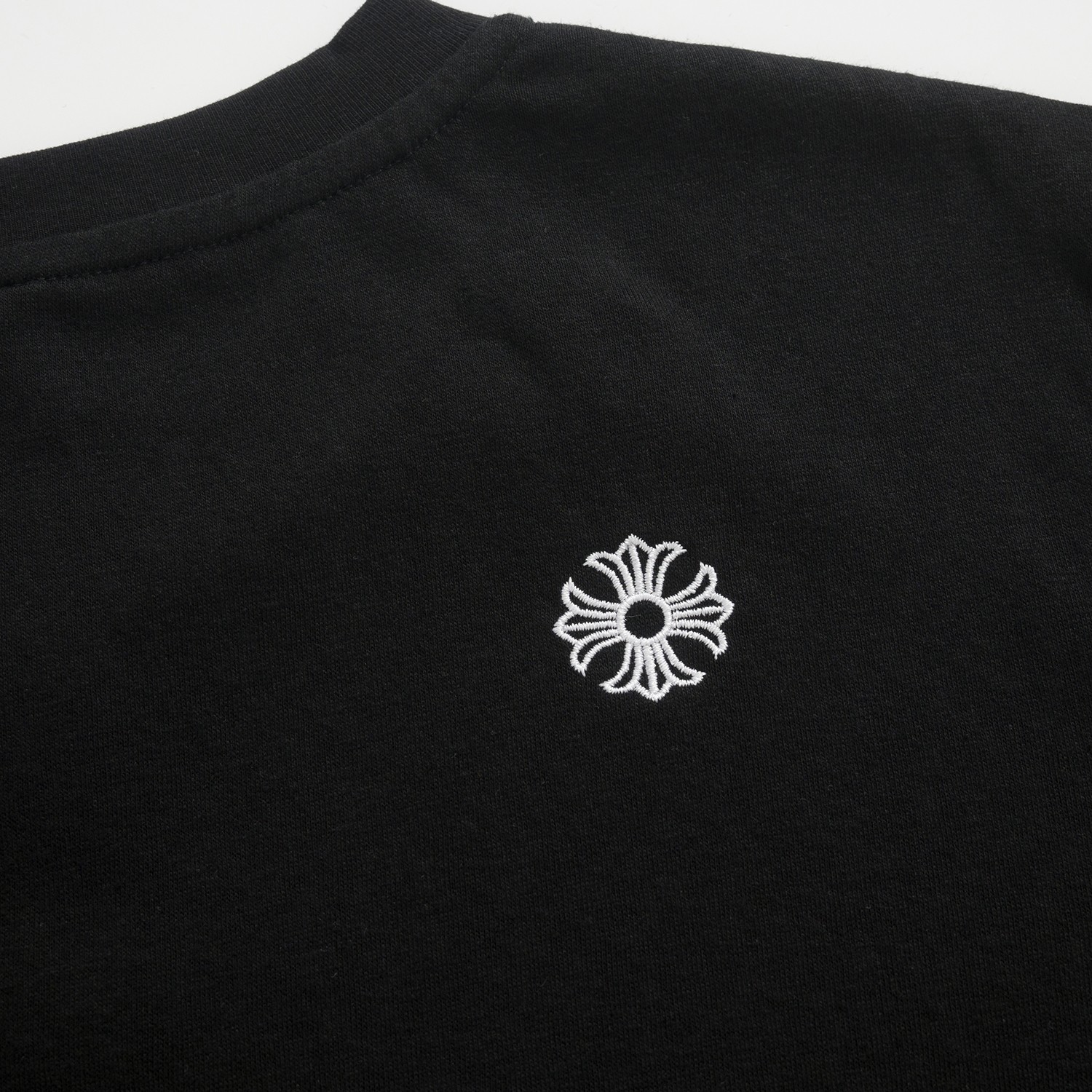 CH Chrome Hearts Sword Embroidered Long-Sleeve Base Layer T-Shirt, Women'sCustom-dyed fabric, cowhide collar label, sword embroidery on the chest, Sanskrit embroidery and cross embroidery on the backSizes S, M, L