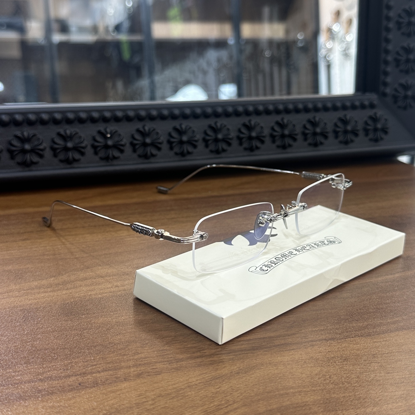 CH Rimless Gold-Wire Eyeglasses Frame Model: SOFFFFFFFFERS IISize: 54-21-148
