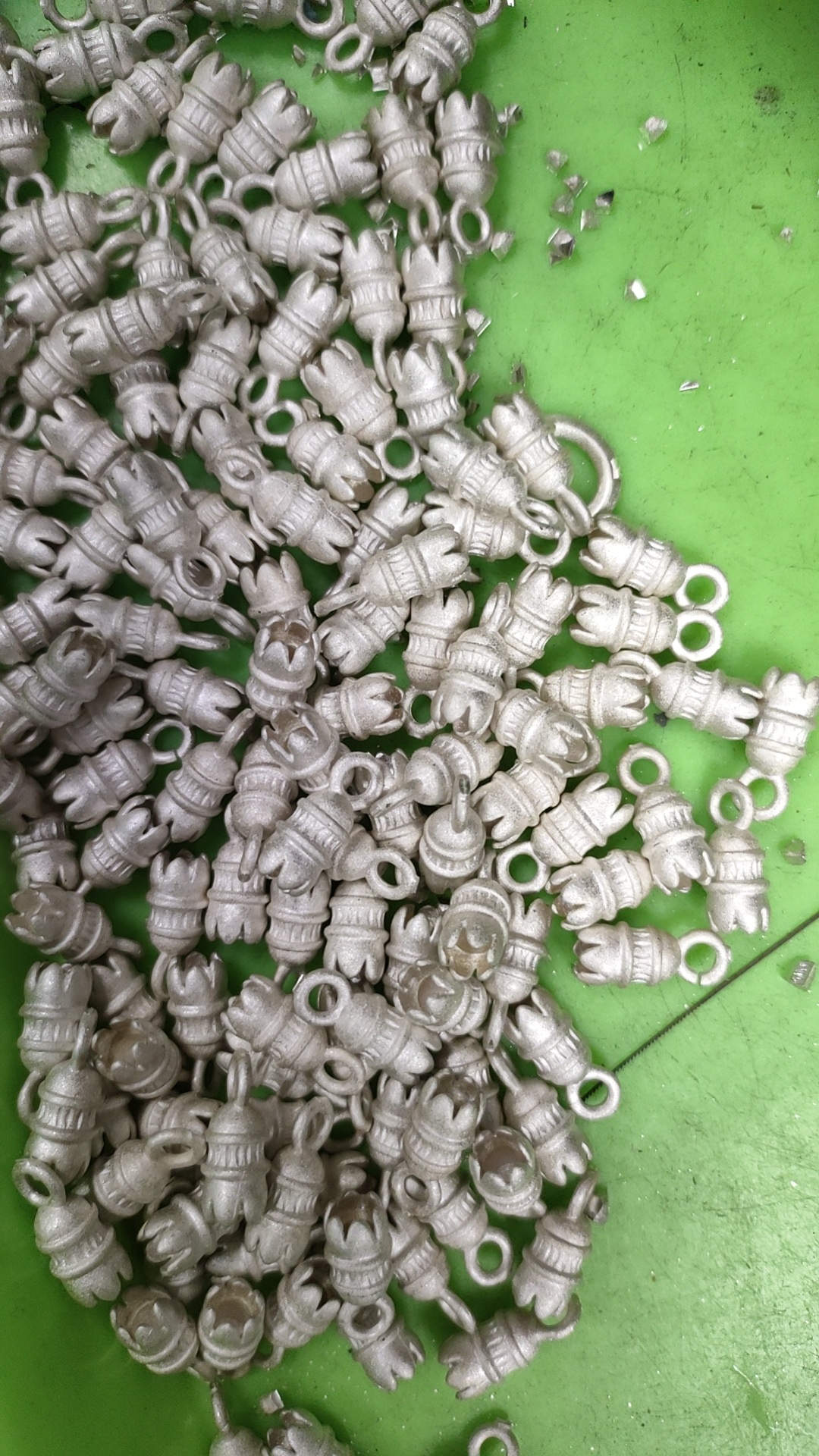 Chrome Hearts Sword Pendant Phone Charm. Purchased at the counter for ¥5900 RMB. Sold out instantly during a limited-time flash sale on the official website. Top-of-the-line phone strap, perfect for iPhones. Hand-woven from imported cowhide. I search