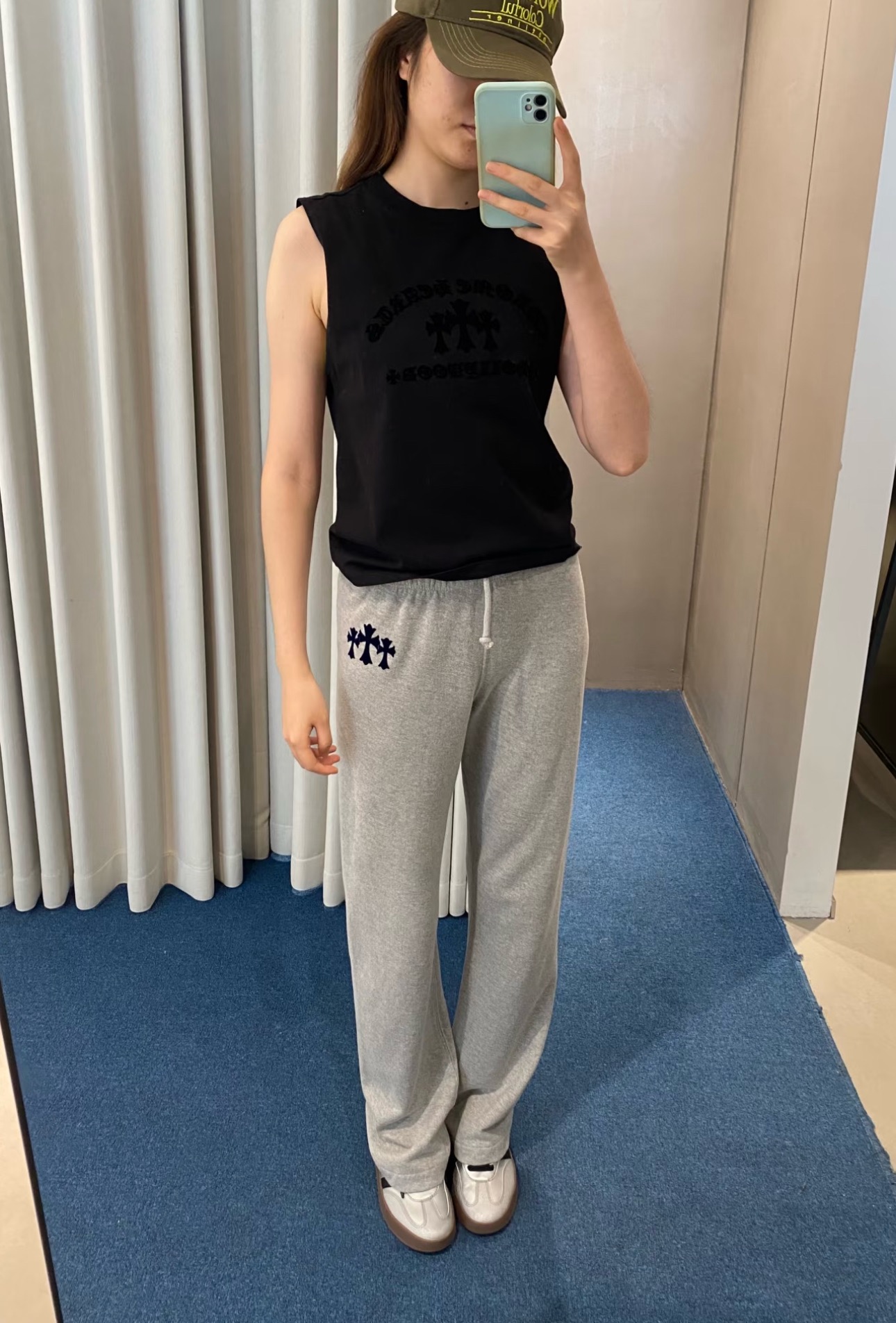 Chrome Hearts Grey Flocked Three-Cross Casual Sweatpants. Made of custom-woven and dyed chunky knit loose fabric, segmented cut. Uses the same electrostatic flocking process as the original garment, not the usual die-cut process; the color may vary d