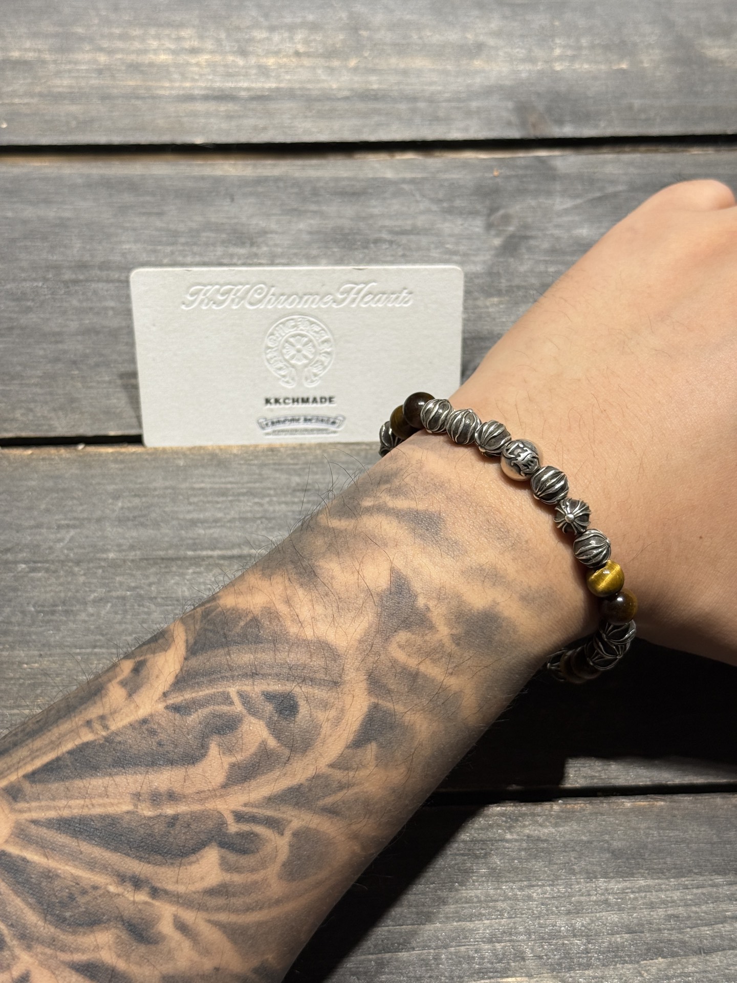 Customer ordered 19 tiger's eye silver bead bracelet. Fully enclosed, genuine.