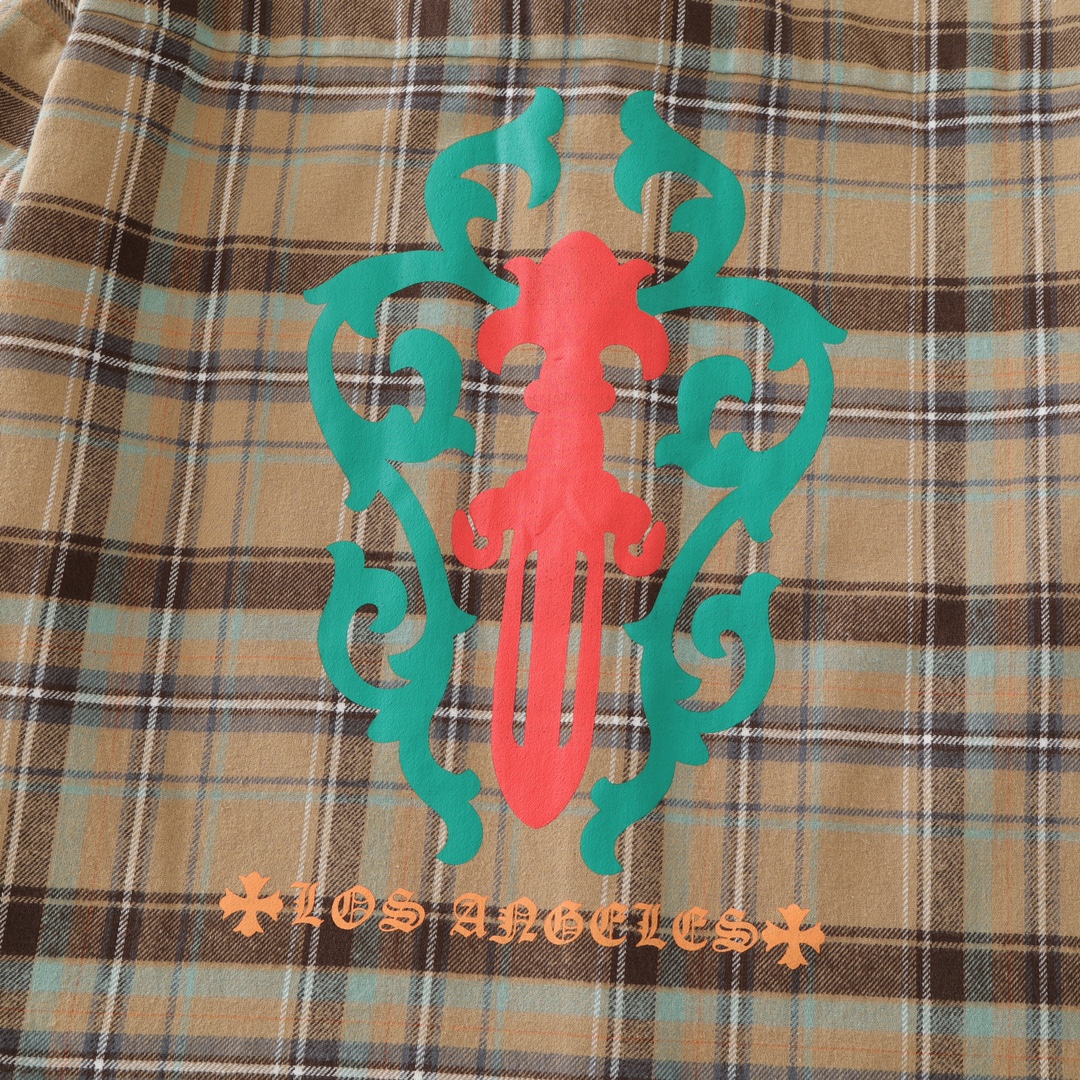 CH's new flannel sword plaid shirt. All sizes are now available. Made with 11-count double-ply 240g (260g after washing) cotton blend flannel. Features include brushed front, laser infrared positioning, hand-cut for perfect alignment, silkscreen prin