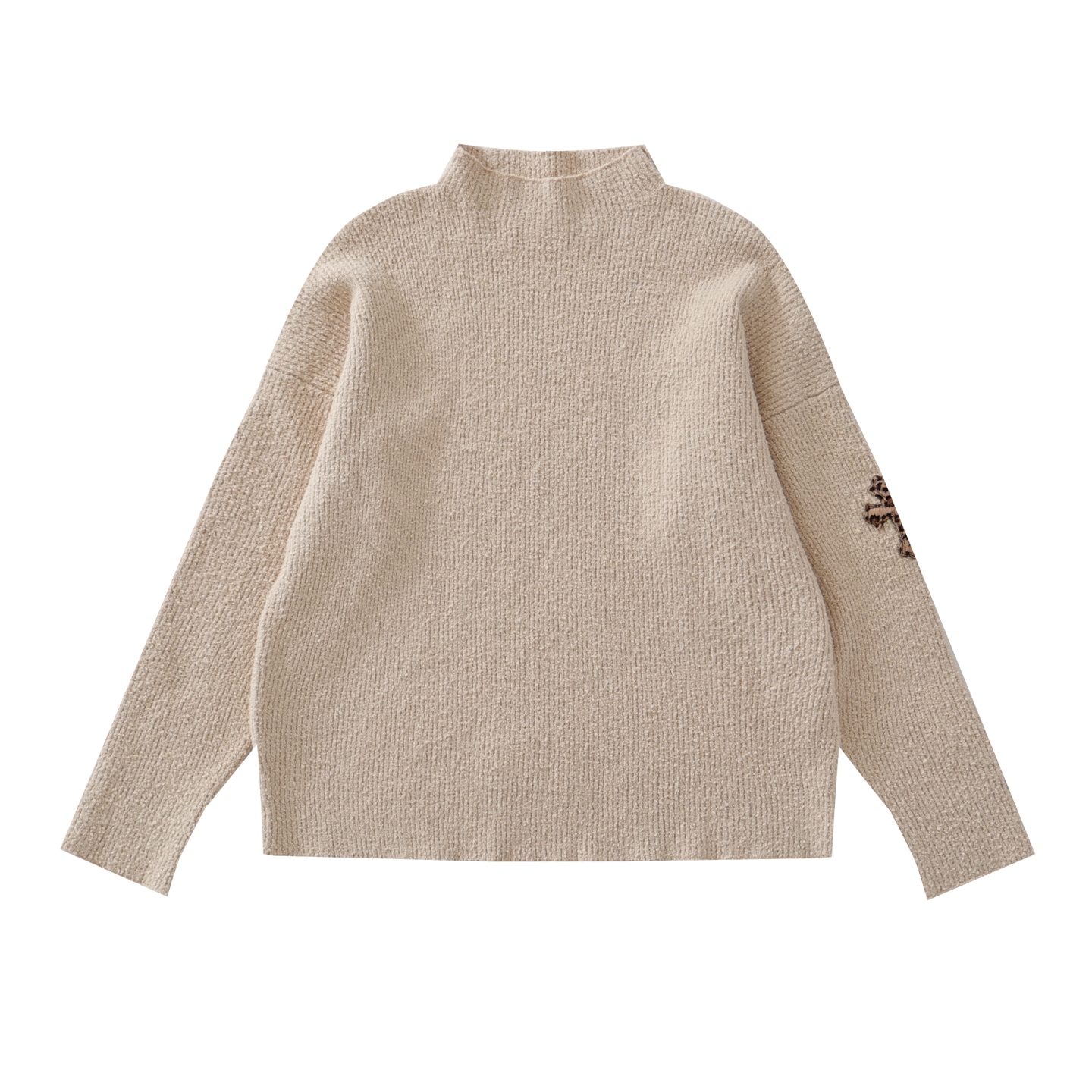 CH's new leopard print cross cream-colored sweater. All sizes are now available. Original version purchased from Hangzhou Guozhuan in January for 20,000 RMB. Custom-dyed fancy yarn, a blend of three yarns, made of 82% cotton, 16% nylon, and 2% spande