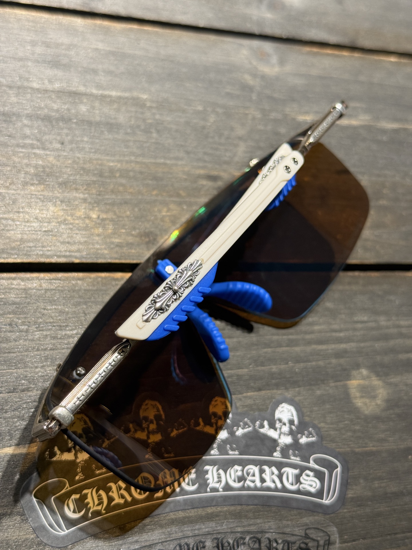 Exclusive❗CH-specific collector's edition cycling glasses. Top-notch craftsmanship surpasses all other versions on the market. It's the only one❗