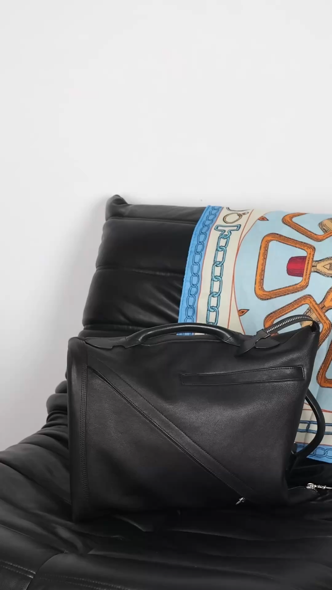 • CH Eat You Whole Fitness Multi-functional Travel Bag