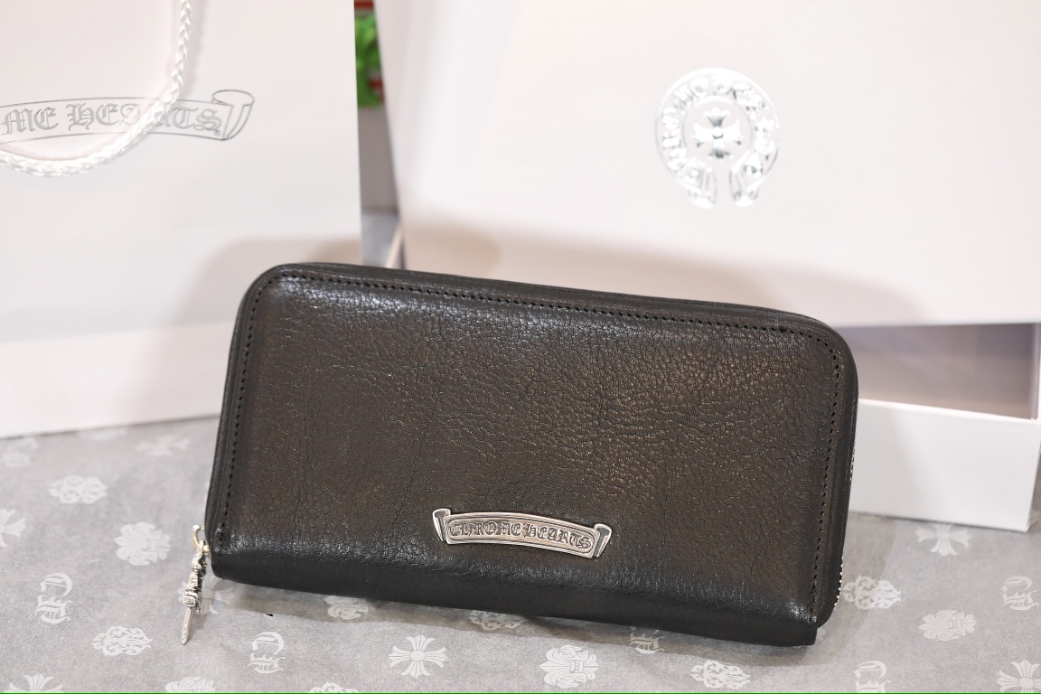 CH 36-inch long zipper wallet