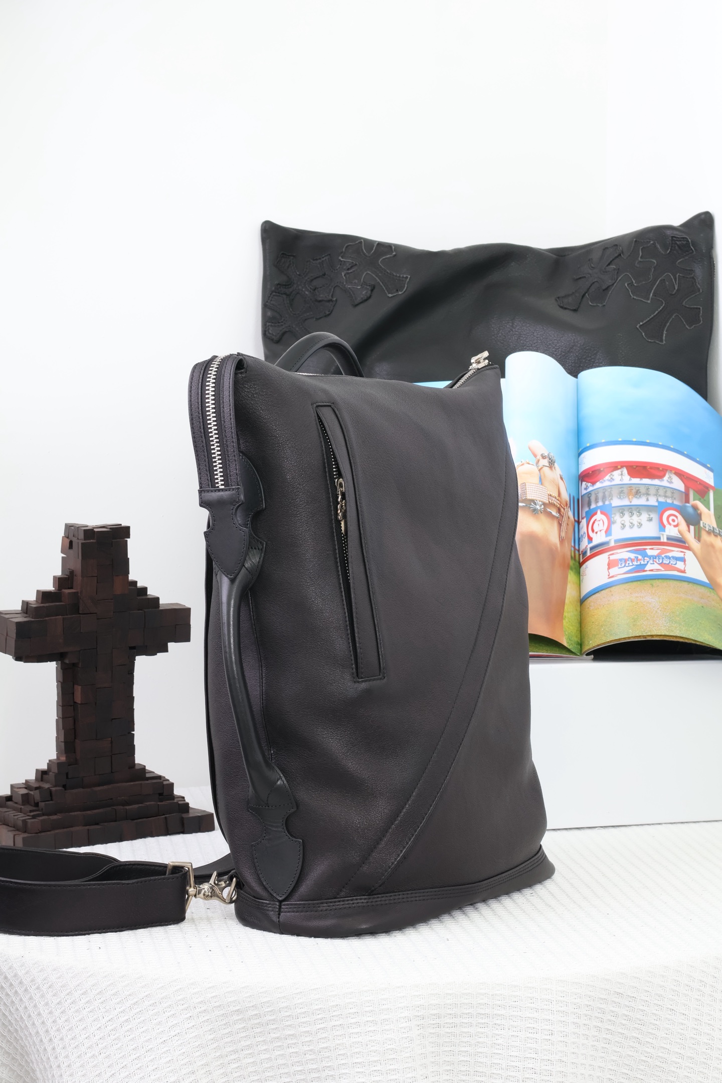 • CH Eat You Whole Fitness Multi-functional Travel Bag