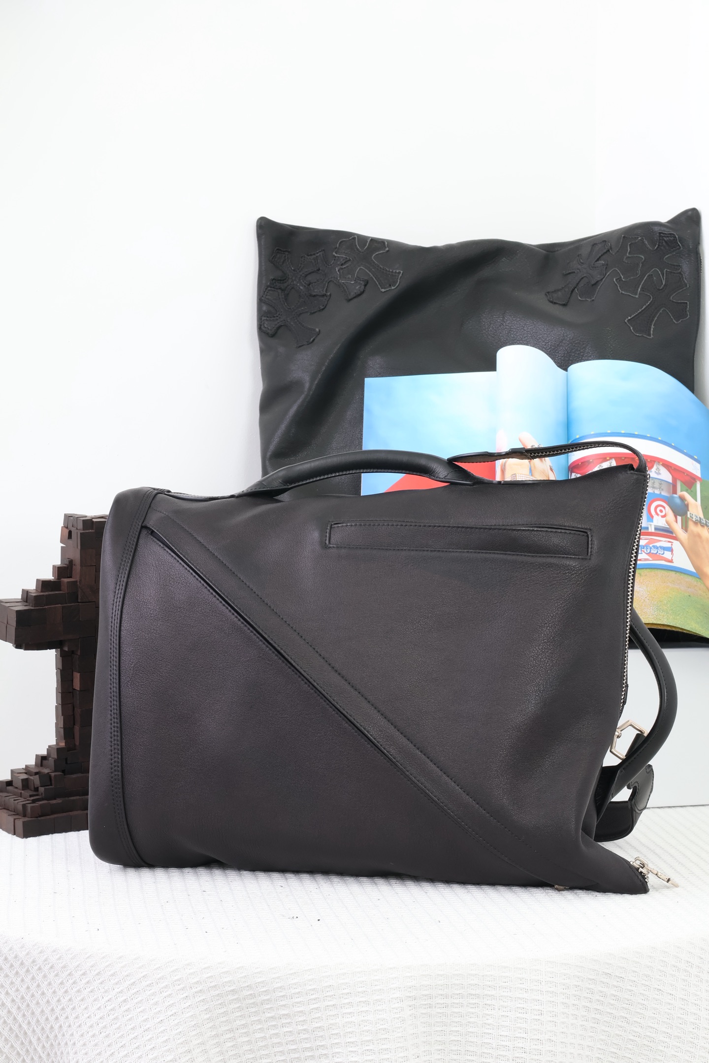 • CH Eat You Whole Fitness Multi-functional Travel Bag