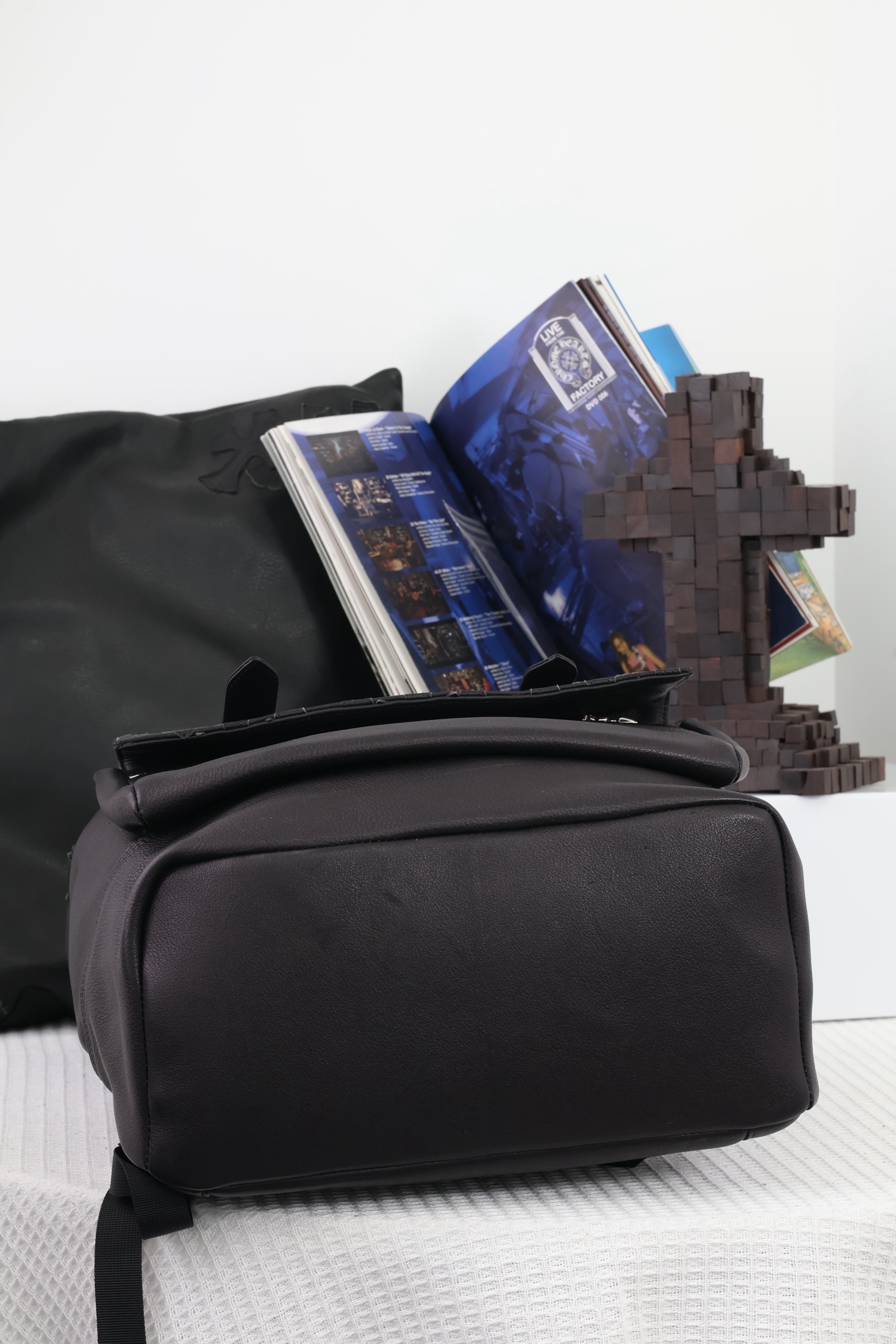 CH Double D-ring Flap Cross Backpack