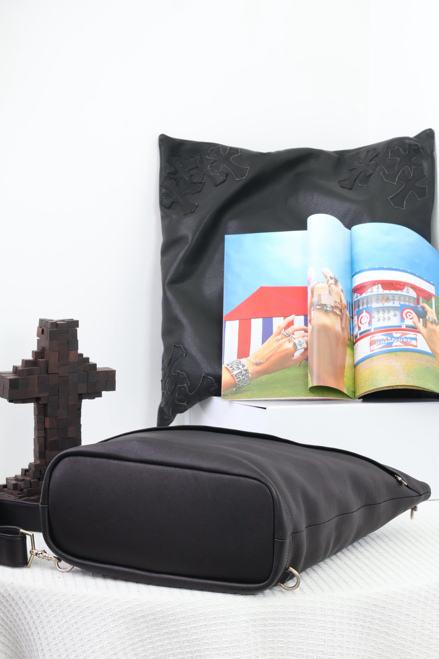 • CH Eat You Whole Fitness Multi-functional Travel Bag