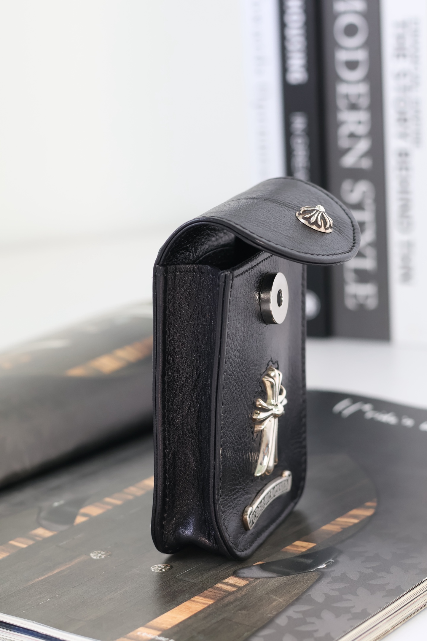 CH Round Nail Cigarette Case