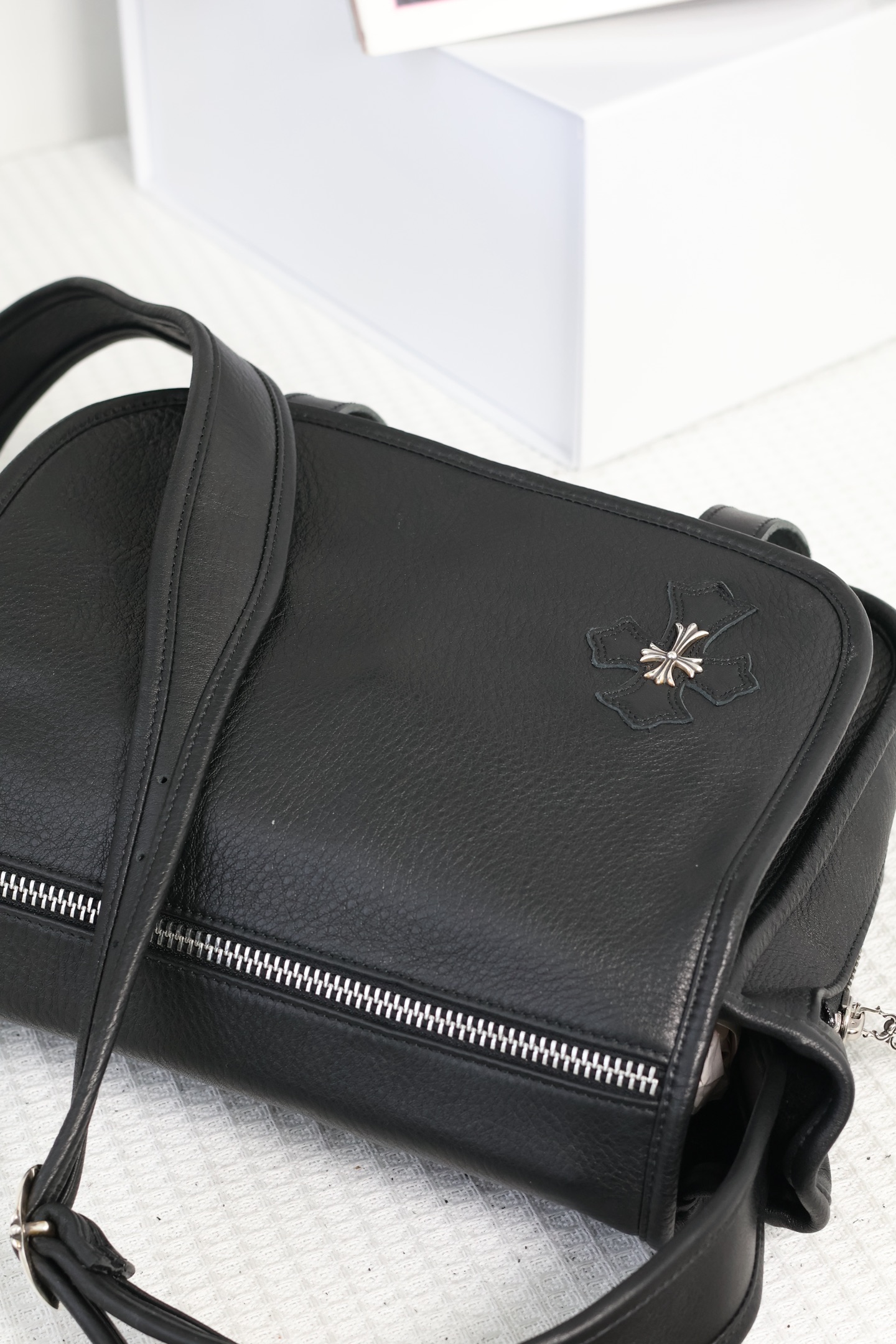 CH Single Cross Crossbody Bag